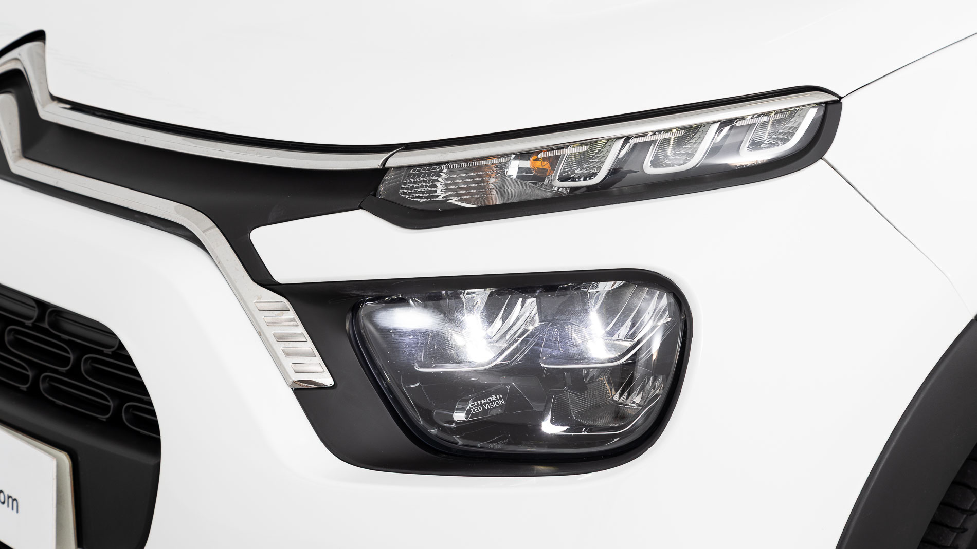 citroen c3 origin max 1.2 PURETECH 83 2024 blanco banquise 29