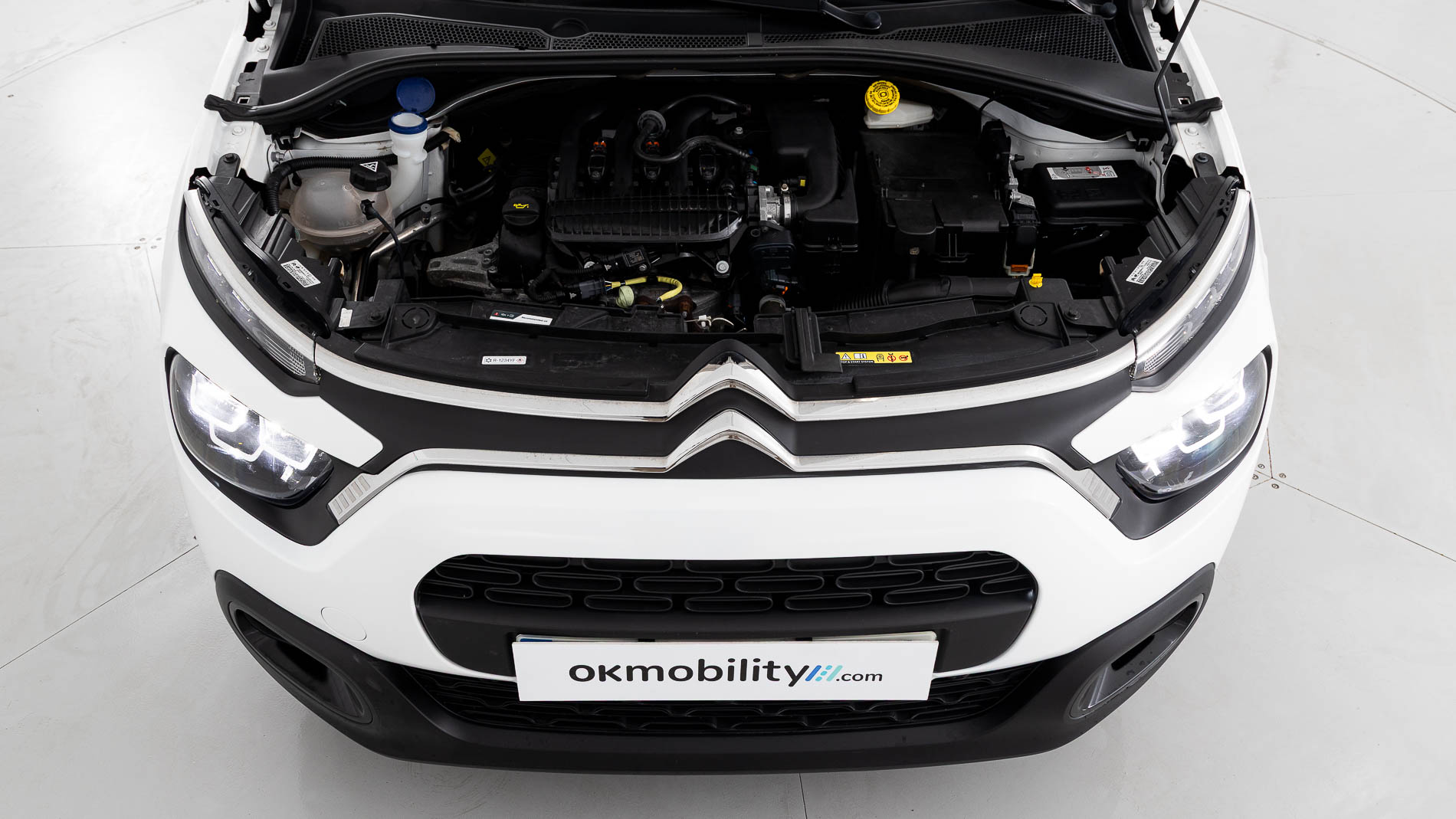 citroen c3 origin max 1.2 PURETECH 83 2024 blanco banquise 32