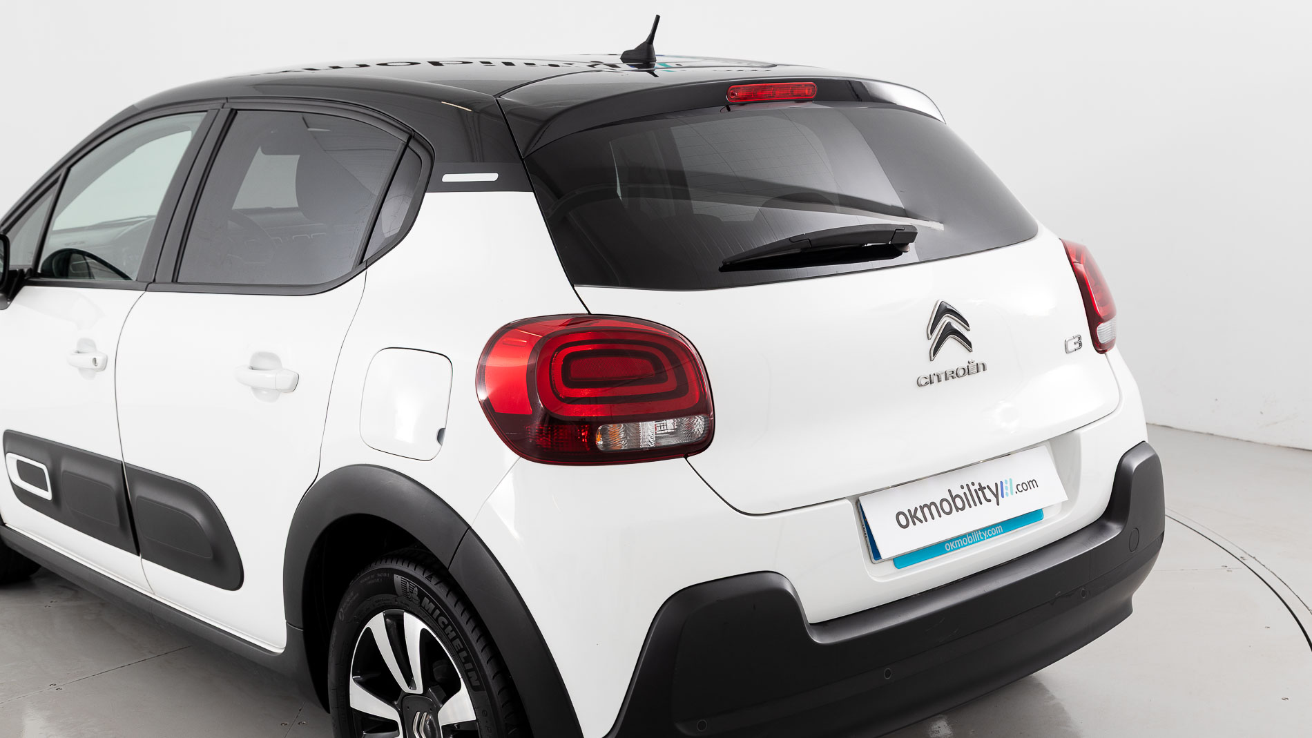 citroen c3 origin max 1.2 PURETECH 83 2024 blanco banquise 35