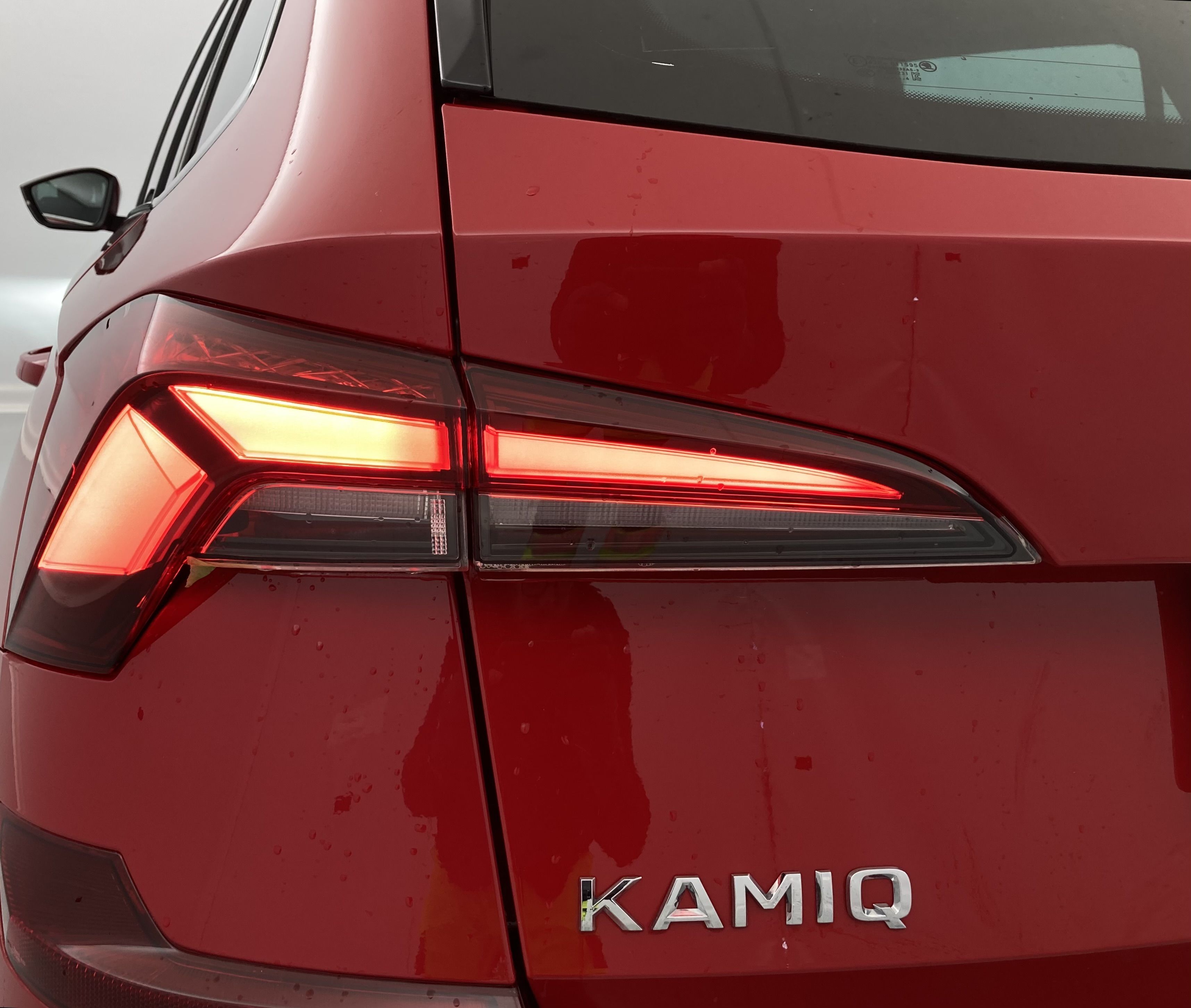 skoda kamiq selection 1.0 TSI 95 2024 rojo velvet 16