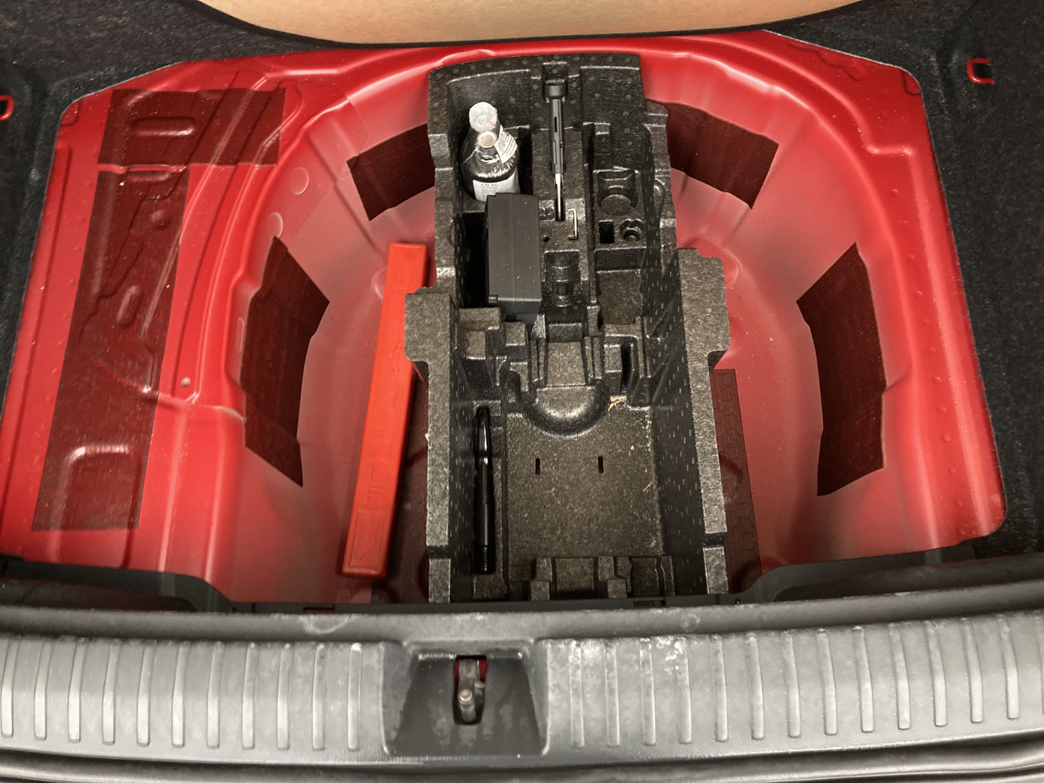 skoda kamiq selection 1.0 TSI 95 2024 rojo velvet 25