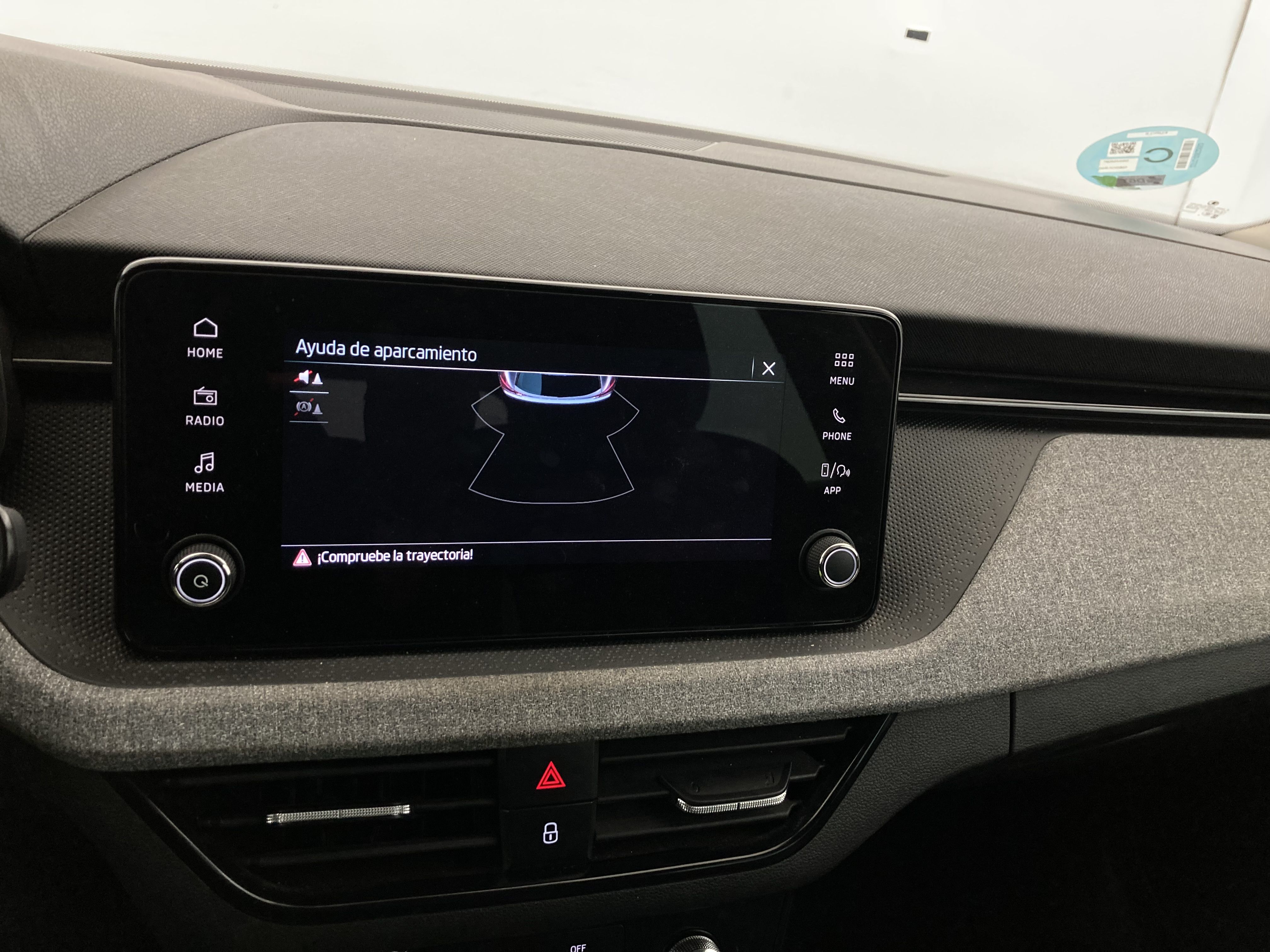 skoda kamiq selection 1.0 TSI 95 2024 rojo velvet 27