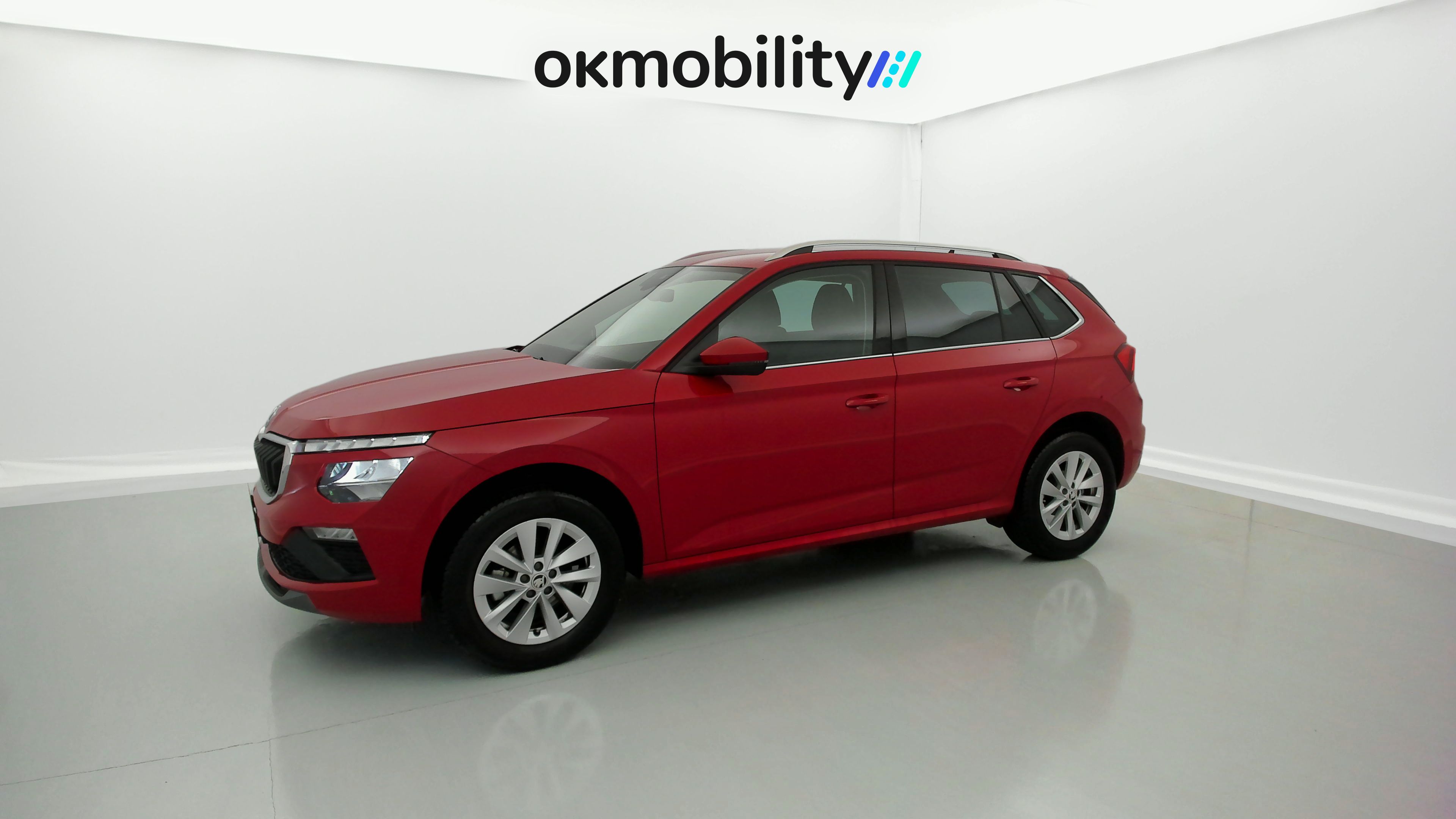 skoda kamiq selection 1.0 TSI 95 2024 rojo velvet 7