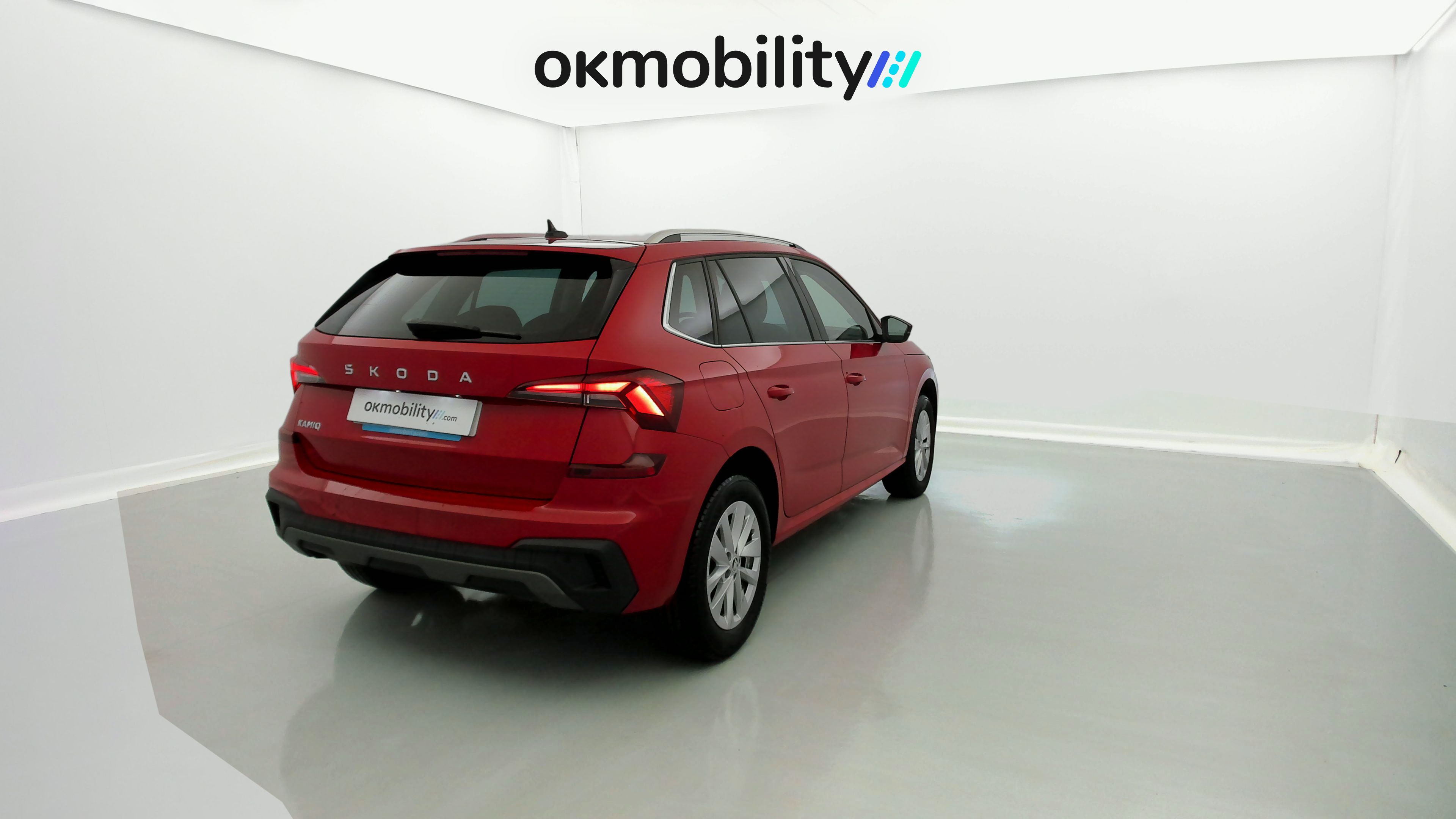skoda kamiq selection 1.0 TSI 95 2024 rojo velvet 12