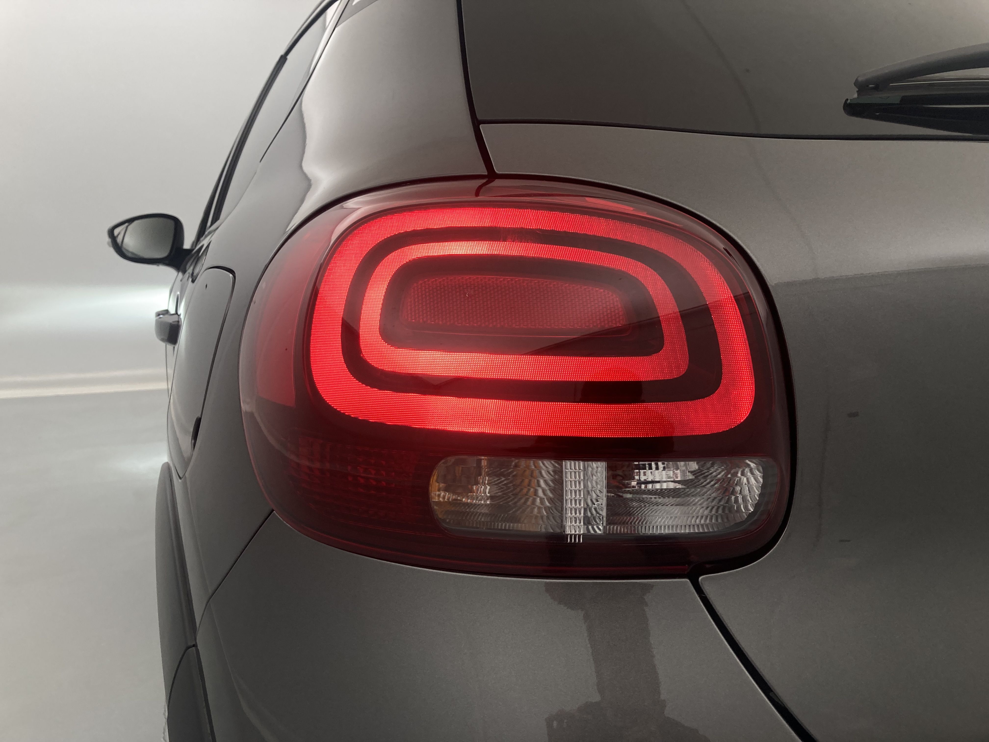 citroen c3 origin max 1.2 PURETECH 83 2024 gris platino / negro 20