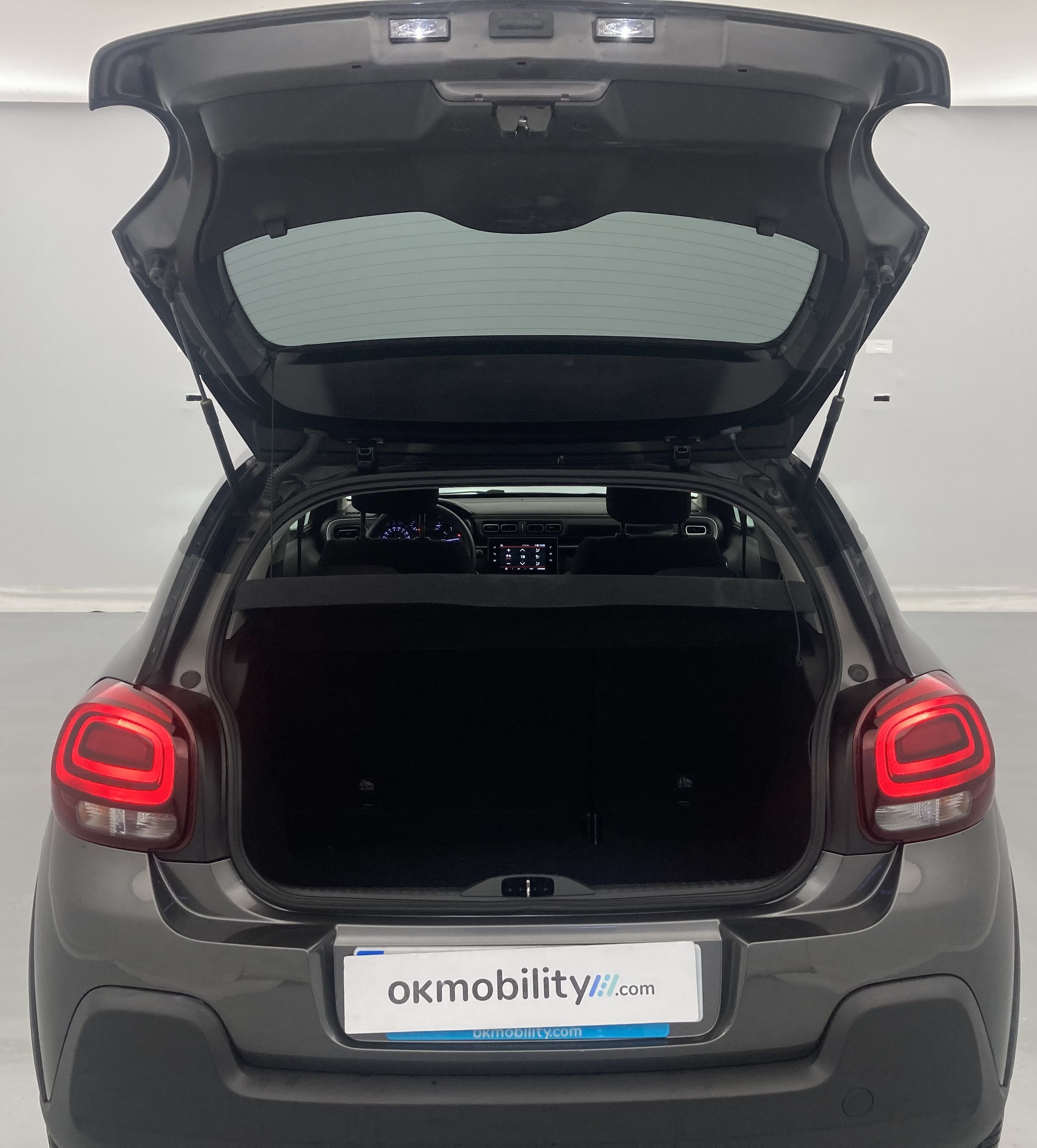 citroen c3 origin max 1.2 PURETECH 83 2024 gris platino / negro 26