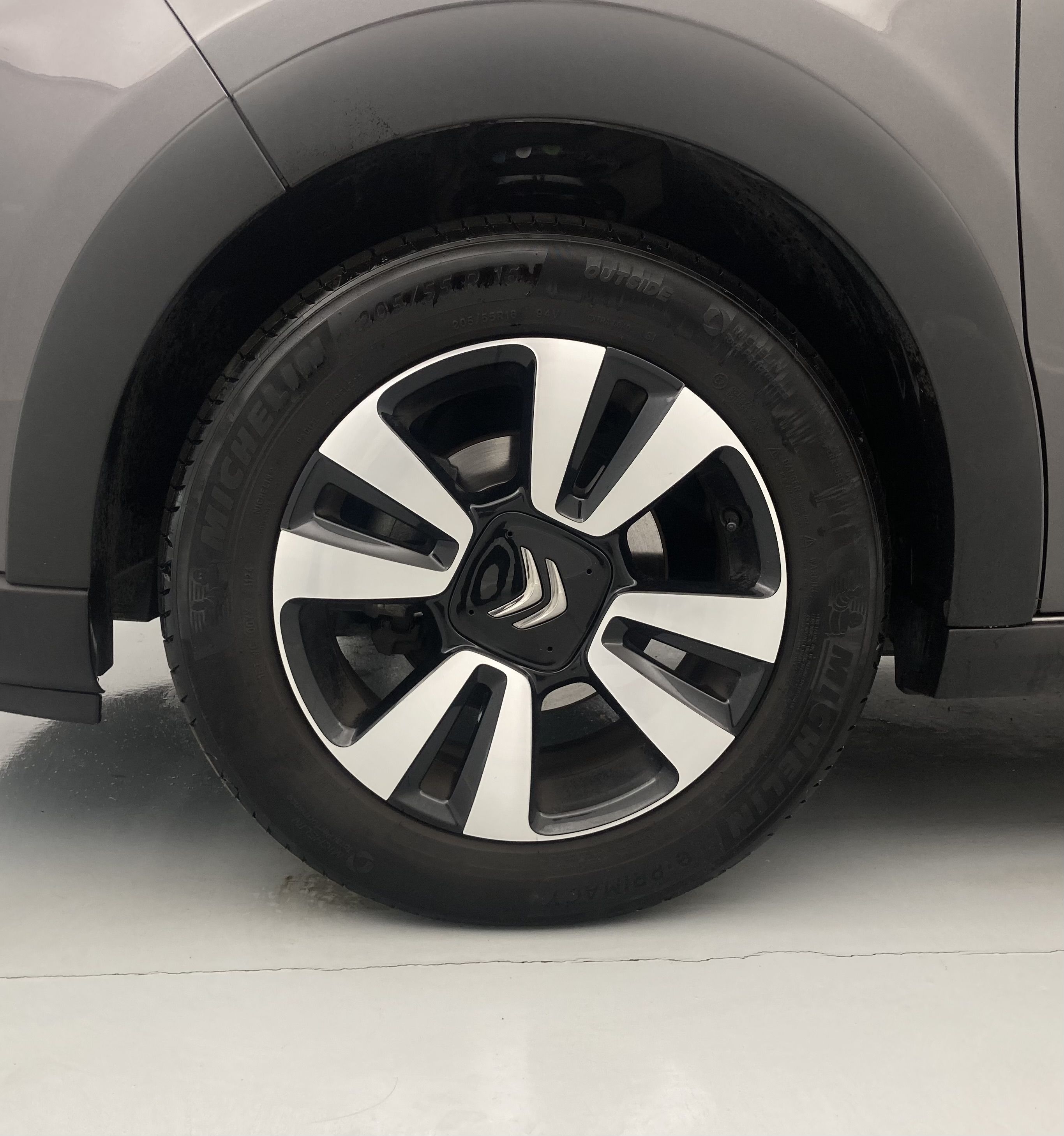 citroen c3 origin max 1.2 PURETECH 83 2024 gris platino / negro 29