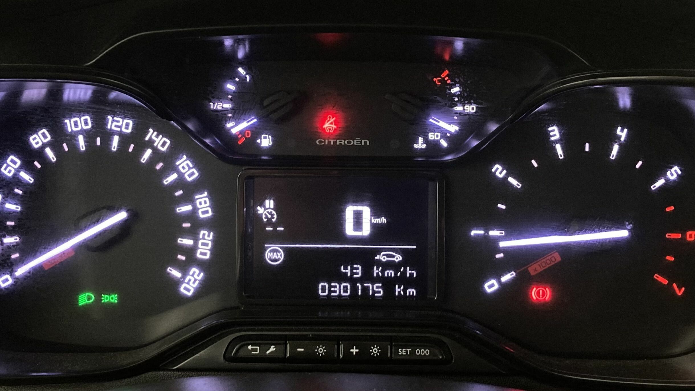 citroen c3 origin max 1.2 PURETECH 83 2024 gris acero / negro 17