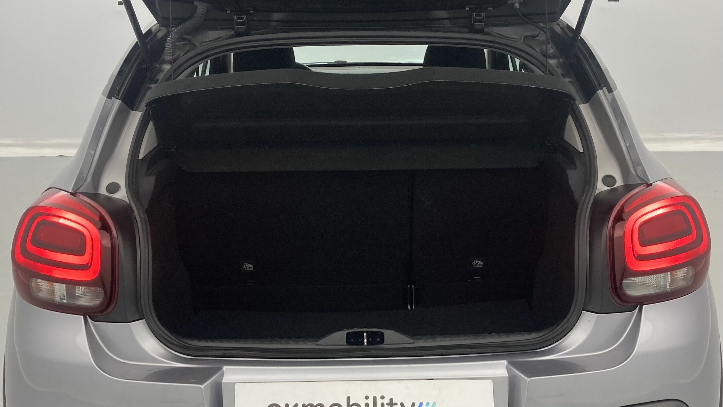 citroen c3 origin max 1.2 PURETECH 83 2024 gris acero / negro 23