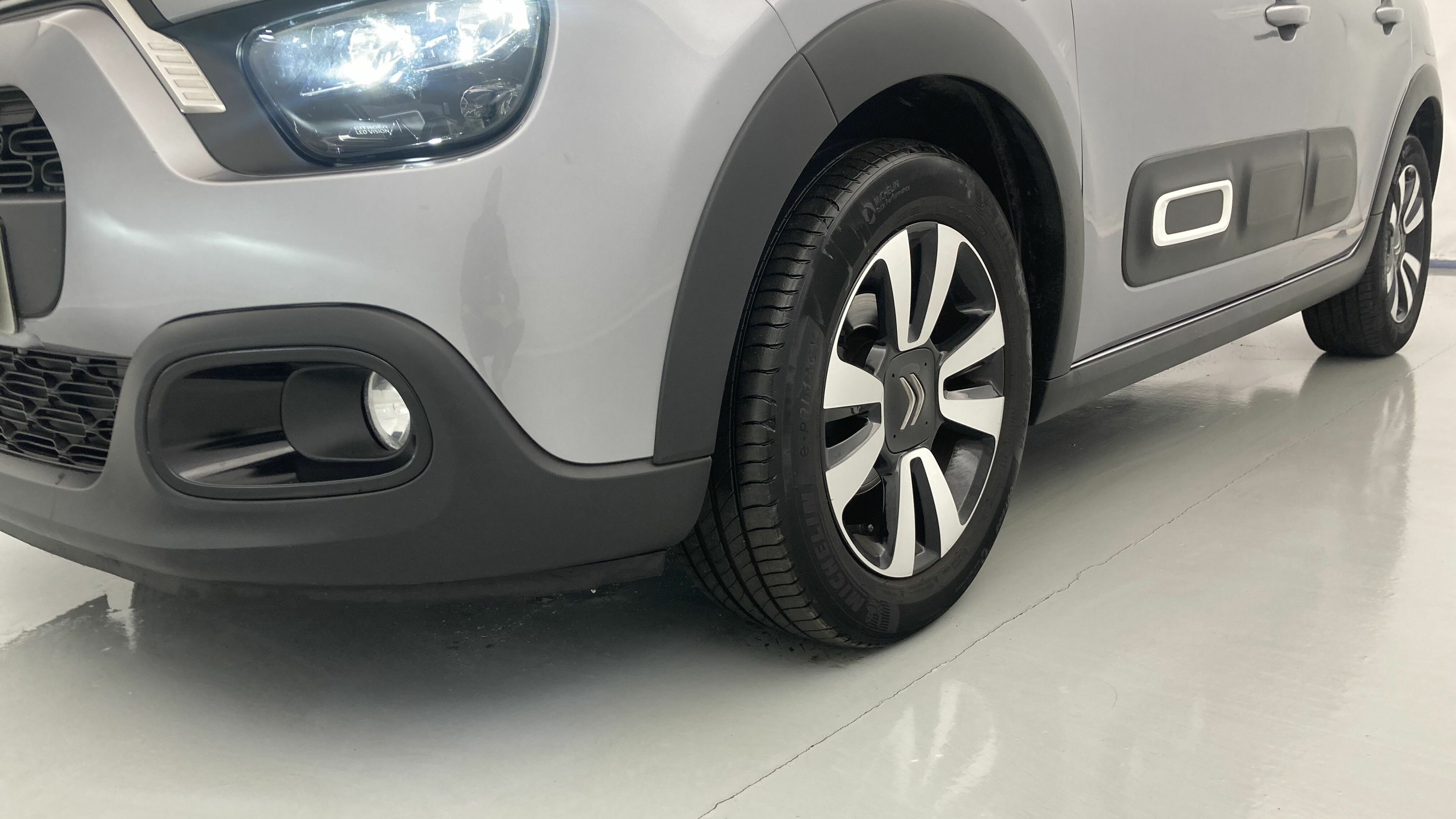 citroen c3 origin max 1.2 PURETECH 83 2024 gris acero / negro 25