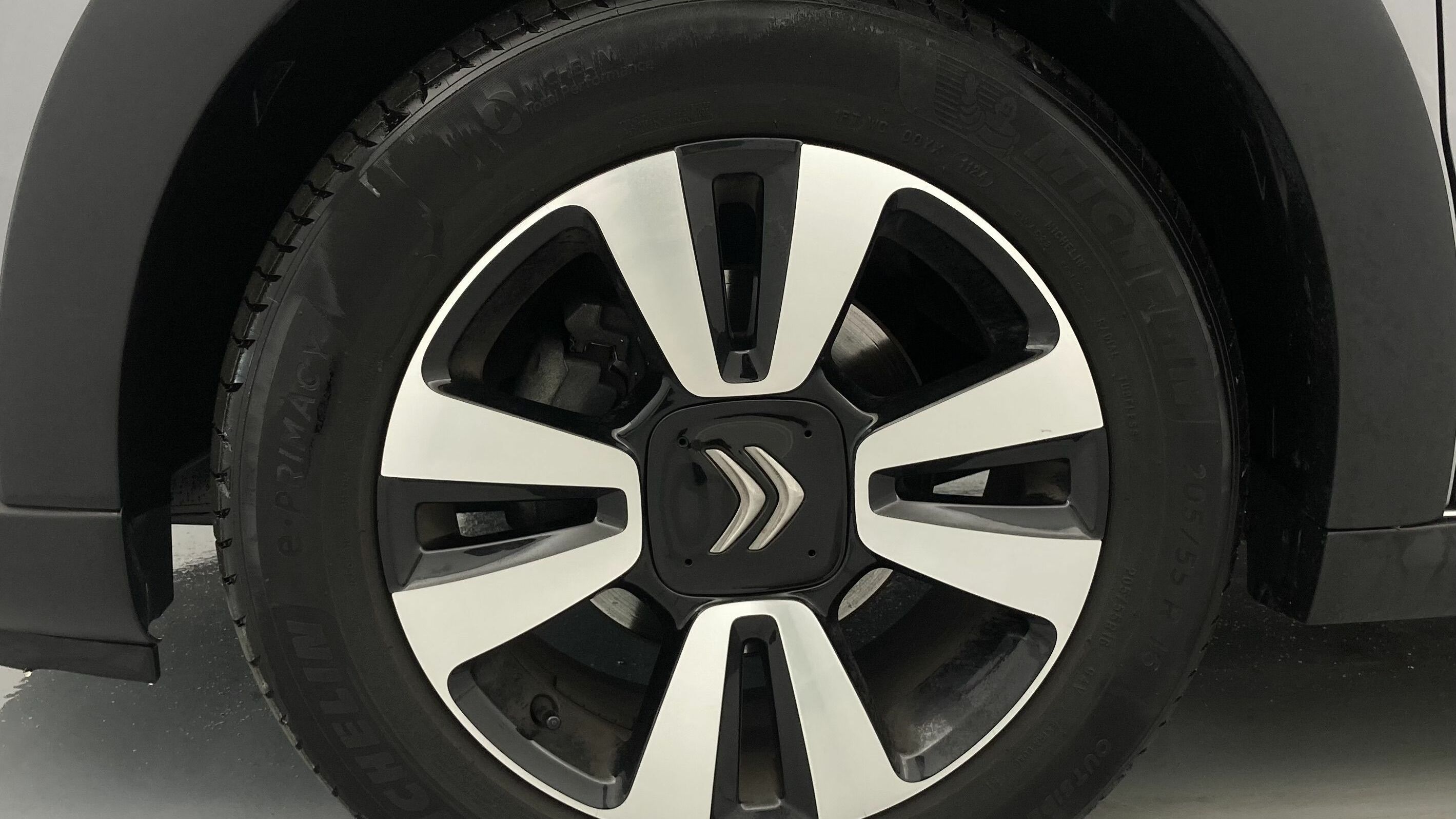 citroen c3 origin max 1.2 PURETECH 83 2024 gris acero / negro 26