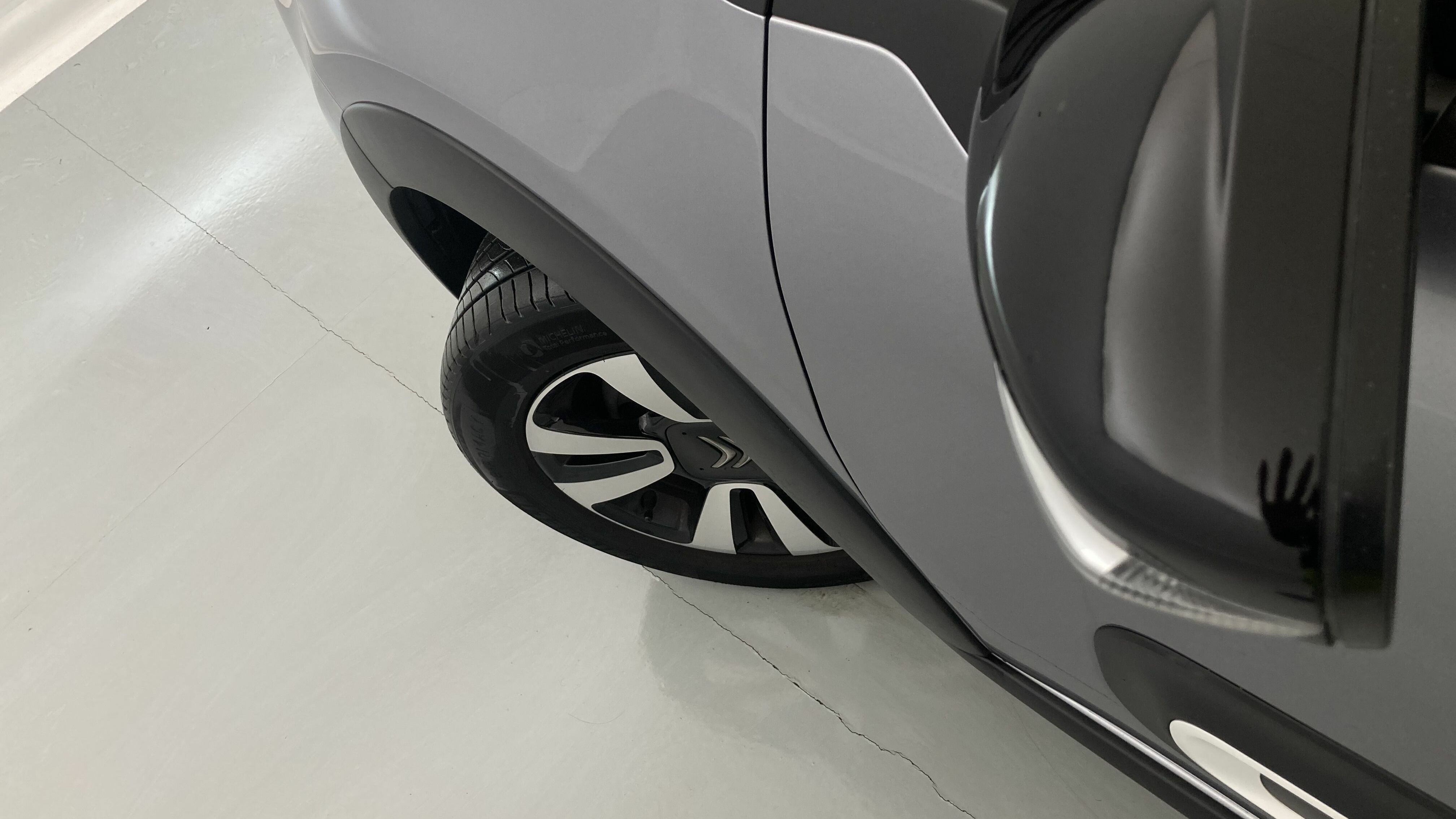 citroen c3 origin max 1.2 PURETECH 83 2024 gris acero / negro 27