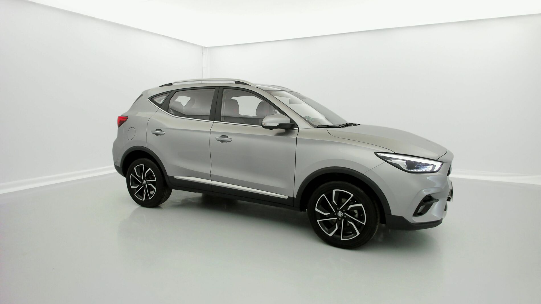 mg zs luxury 1.5 VTI-TECH 106 2023 silver 2
