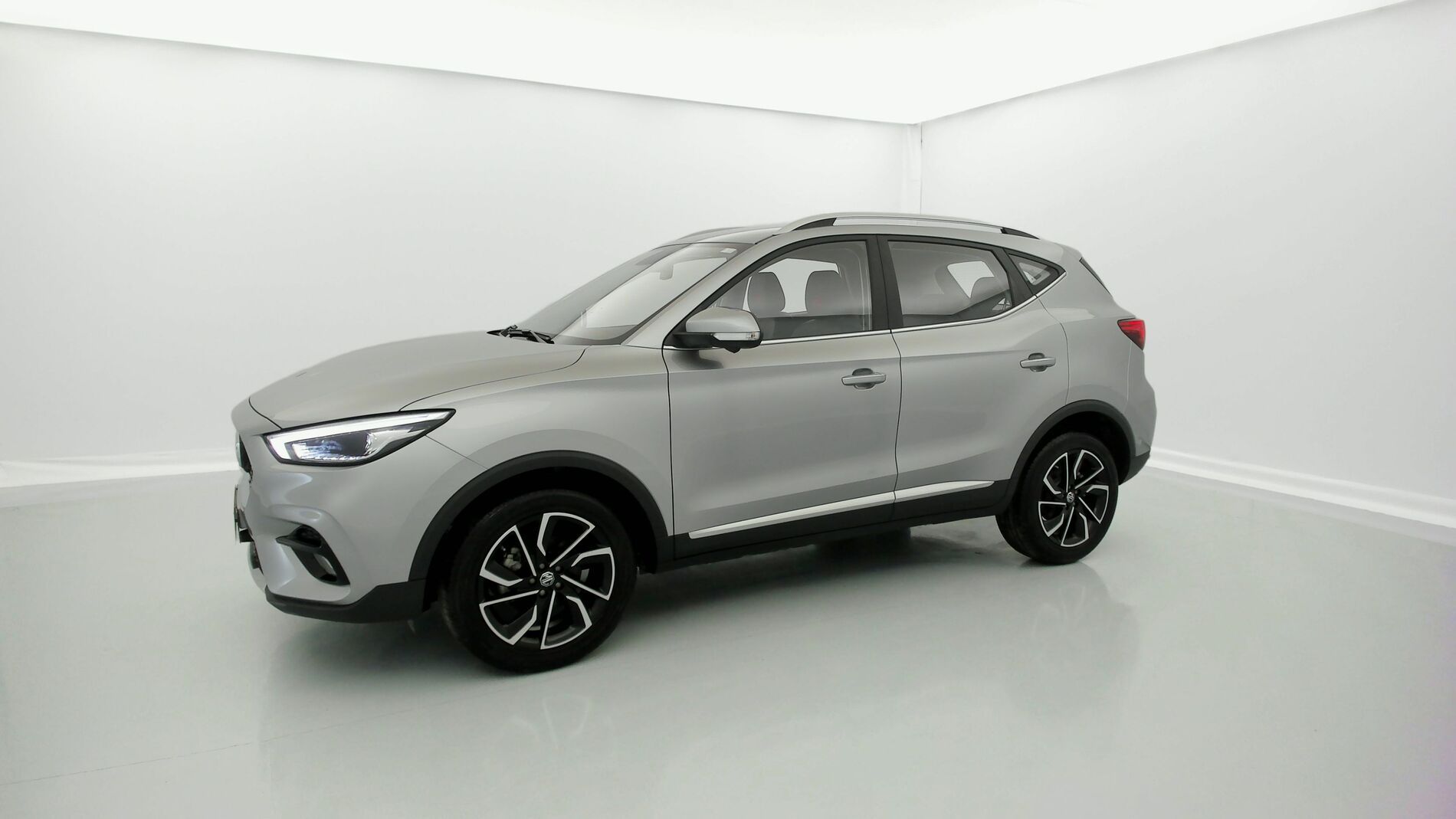 mg zs luxury 1.5 VTI-TECH 106 2023 silver 5