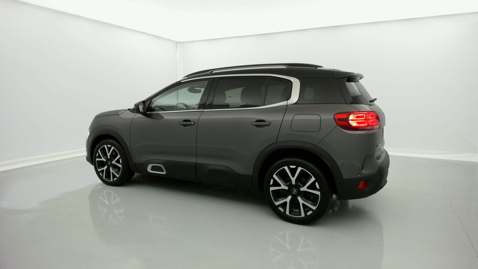 citroen c5 aircross shine 1.6 PURETECH HYBRID 225 E-EAT 2021 gris platino / techo negro 4