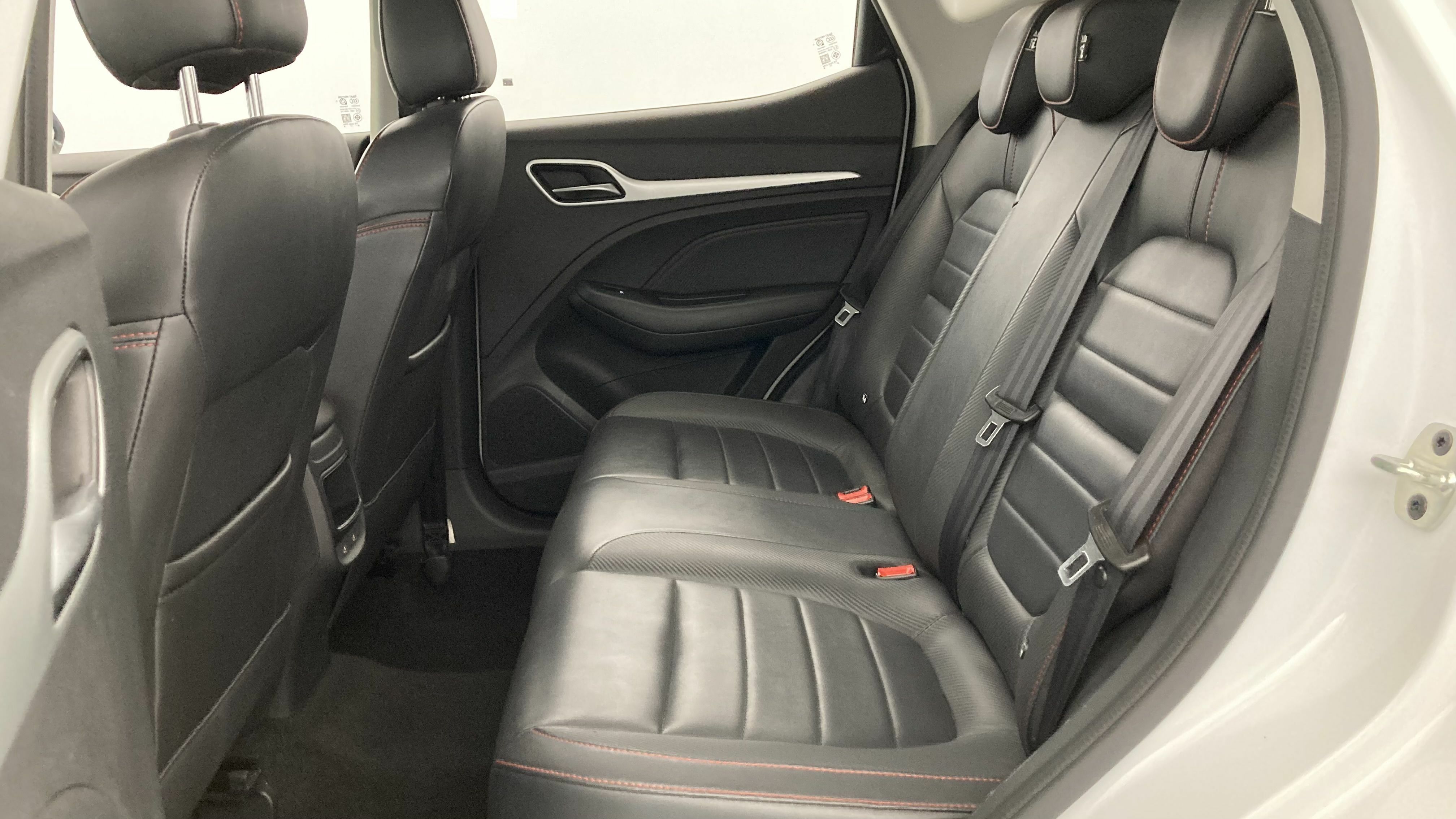 mg zs luxury 1.0 T-GDI 111 CA 2023 dover white 21