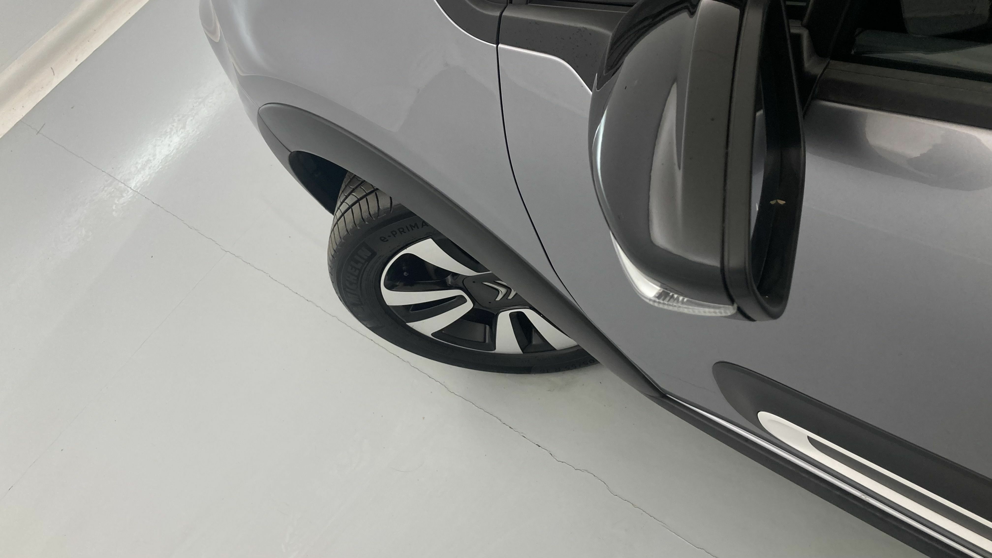 citroen c3 origin max 1.2 PURETECH 83 2024 gris acero / negro 27