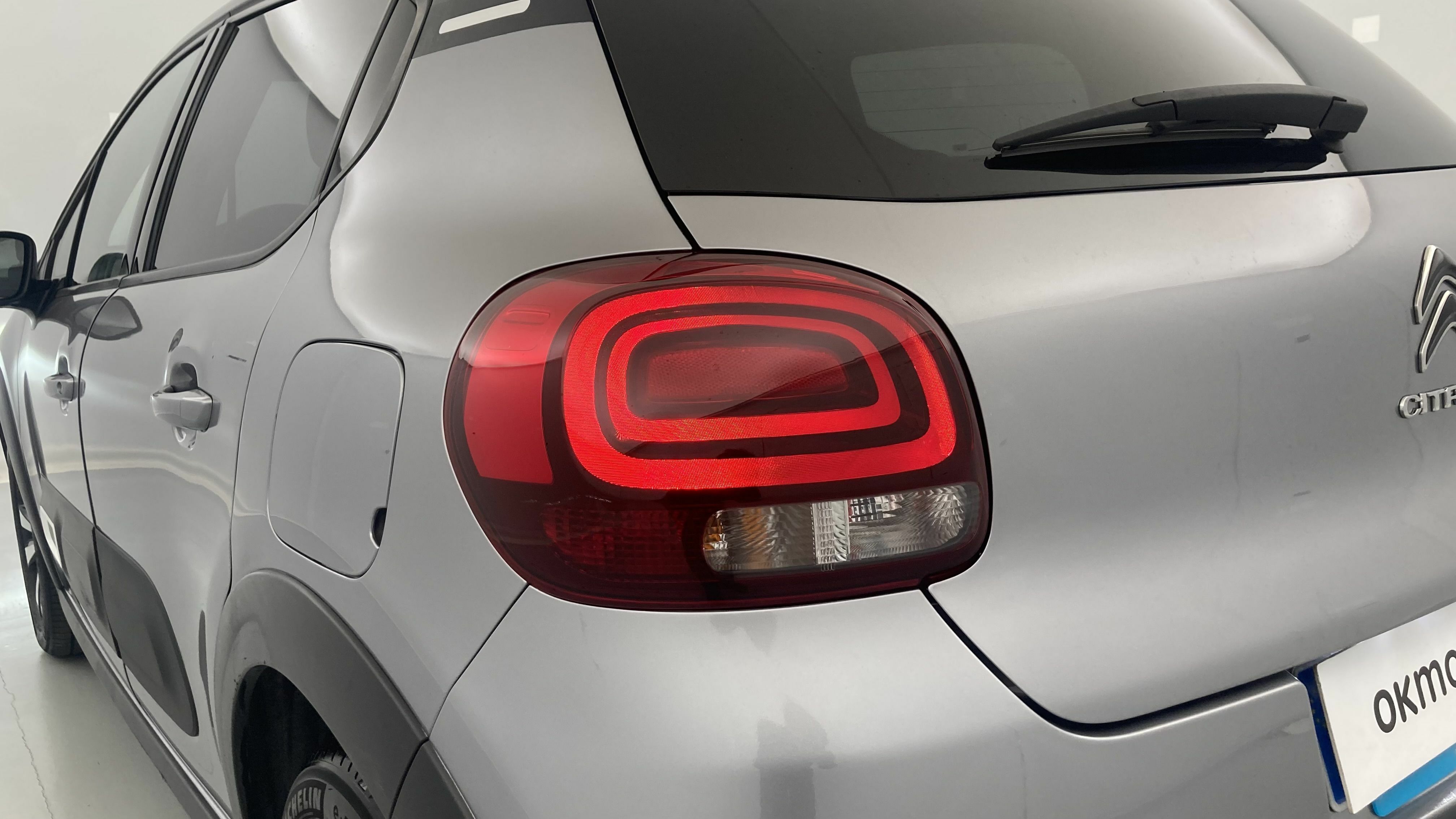 citroen c3 origin max 1.2 PURETECH 83 2024 gris acero / negro 29