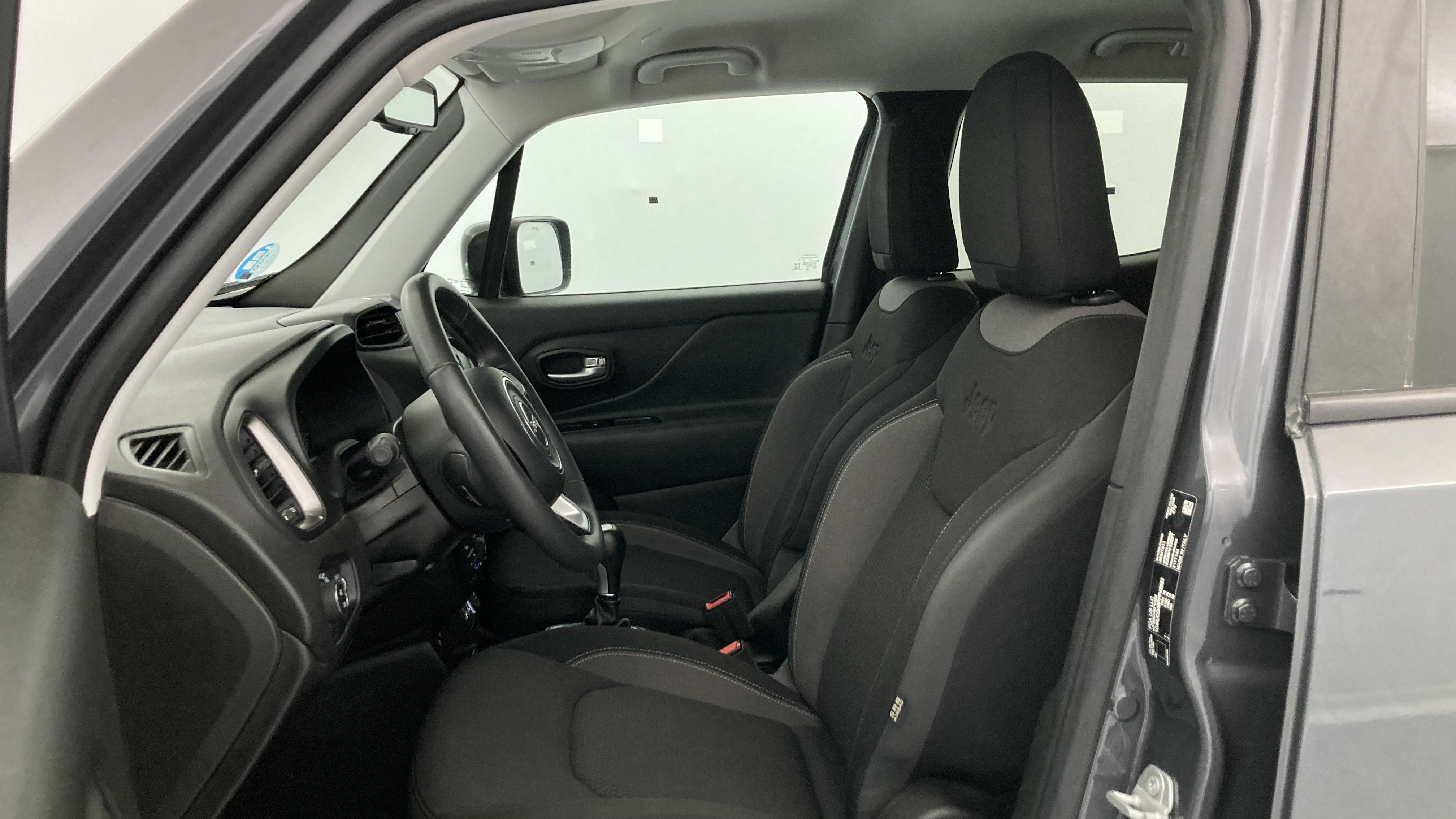 jeep renegade limited 1.5 TURBO 130 DCT 2023 gris grafito 14