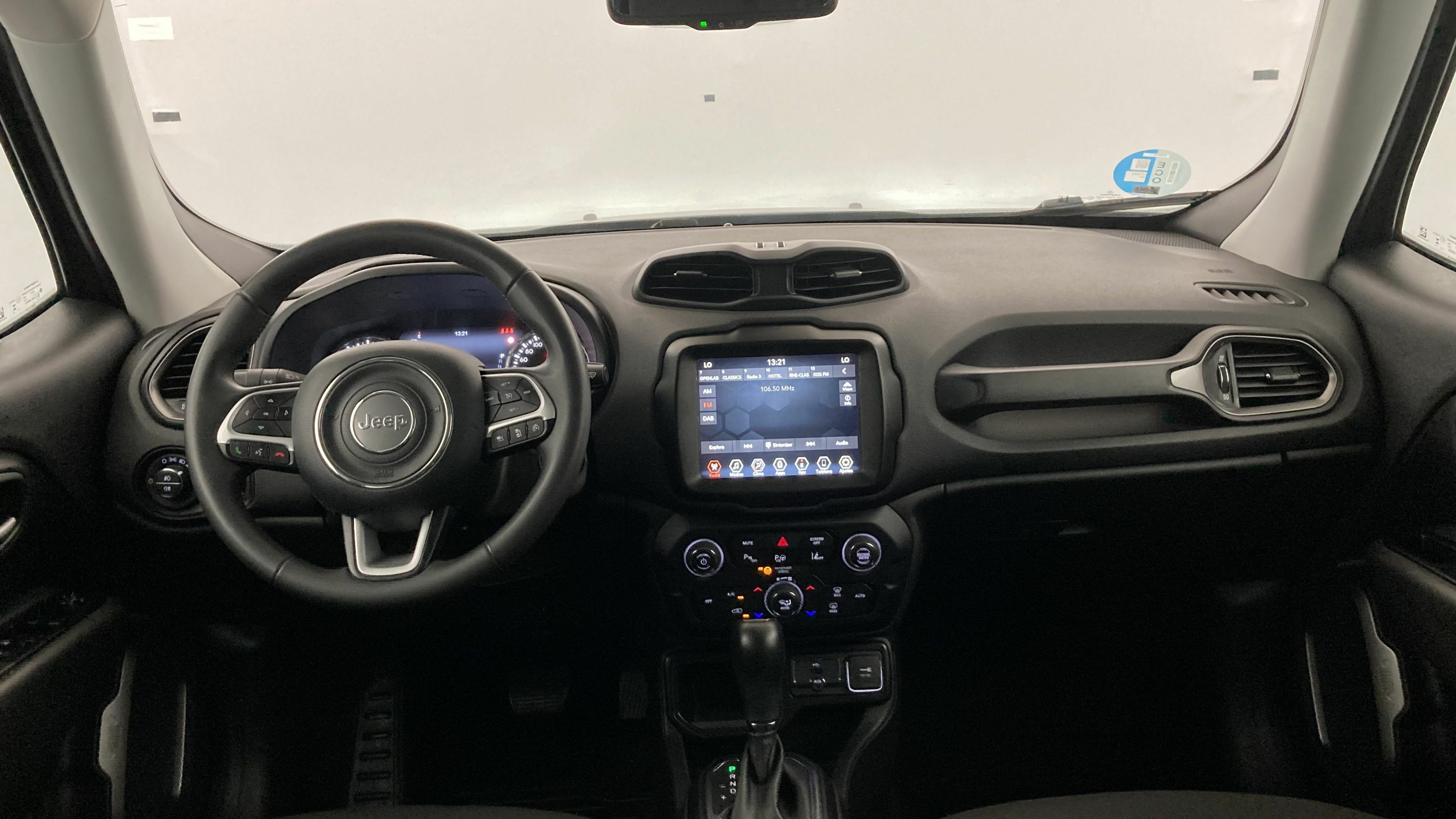 jeep renegade limited 1.5 TURBO 130 DCT 2023 gris grafito 16