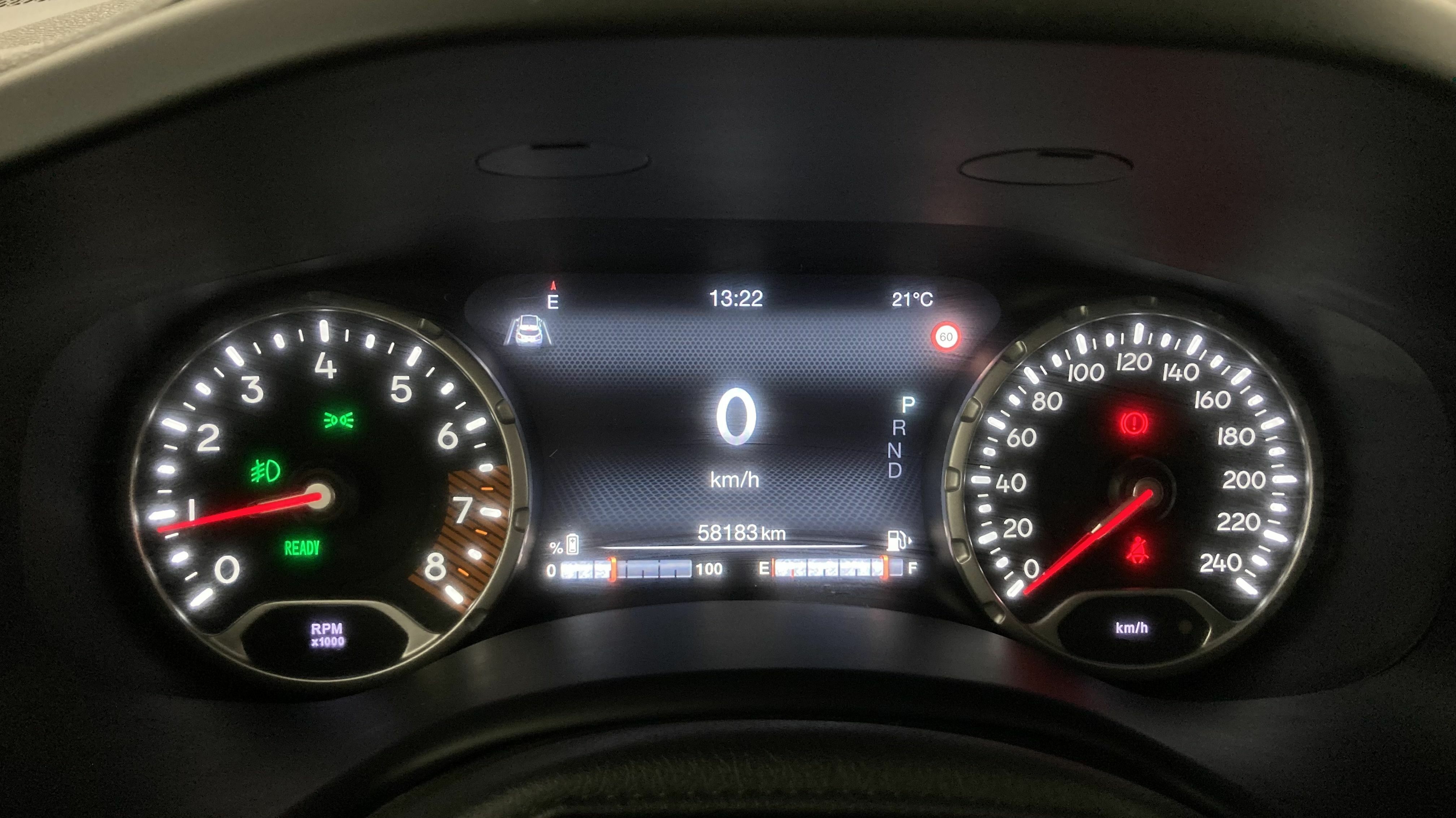 jeep renegade limited 1.5 TURBO 130 DCT 2023 gris grafito 18