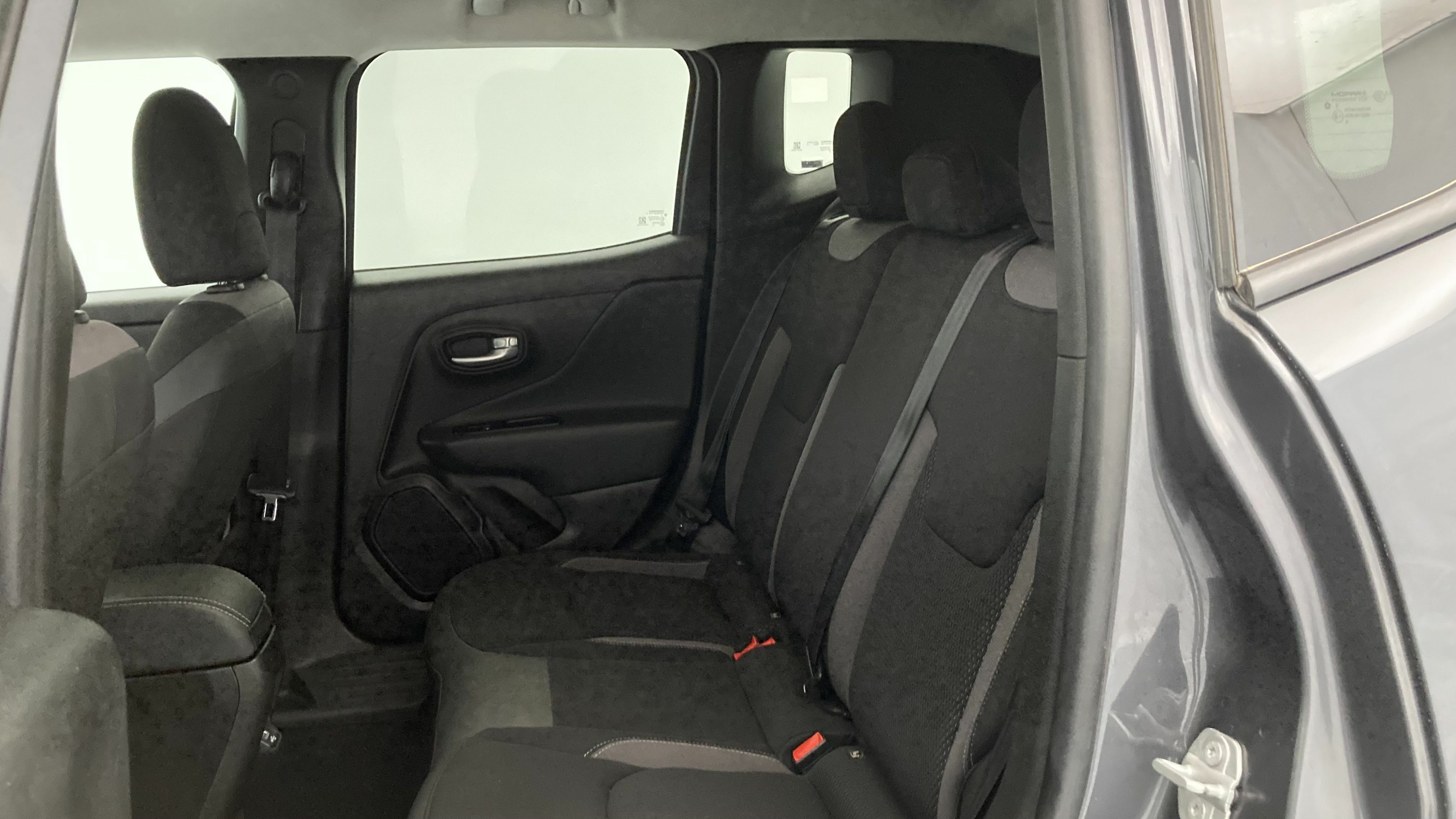 jeep renegade limited 1.5 TURBO 130 DCT 2023 gris grafito 21