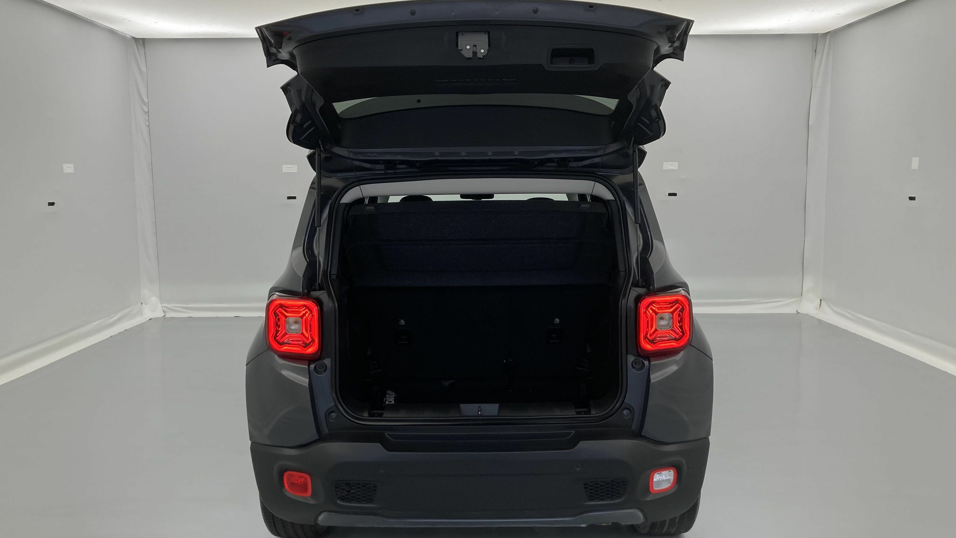 jeep renegade limited 1.5 TURBO 130 DCT 2023 gris grafito 24