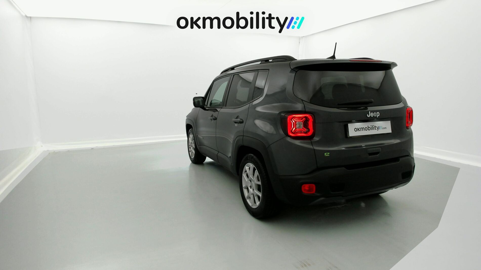 jeep renegade limited 1.5 TURBO 130 DCT 2023 gris grafito 9
