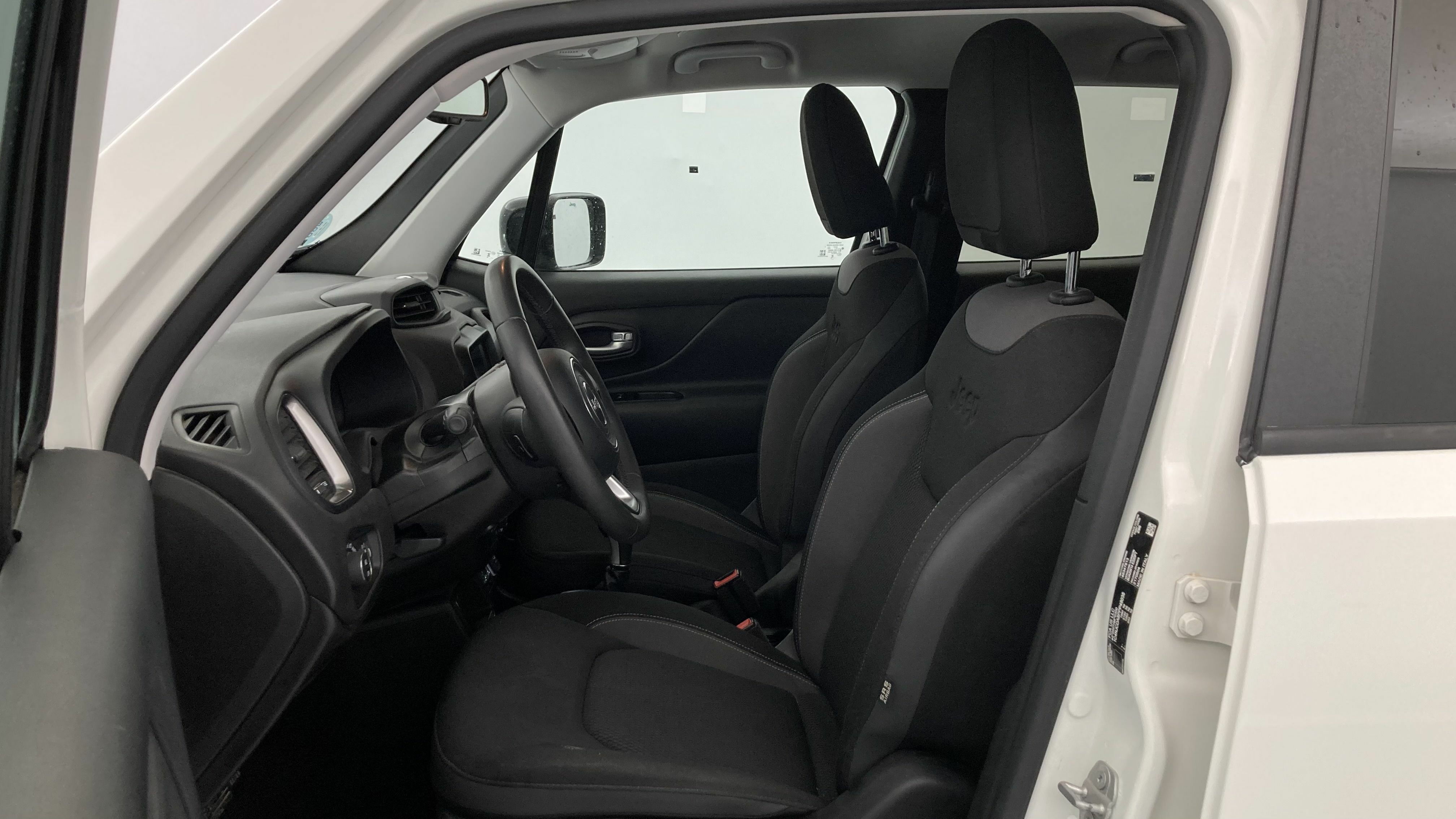 jeep renegade limited 1.5 TURBO 130 DCT 2023 blanco alpine 14