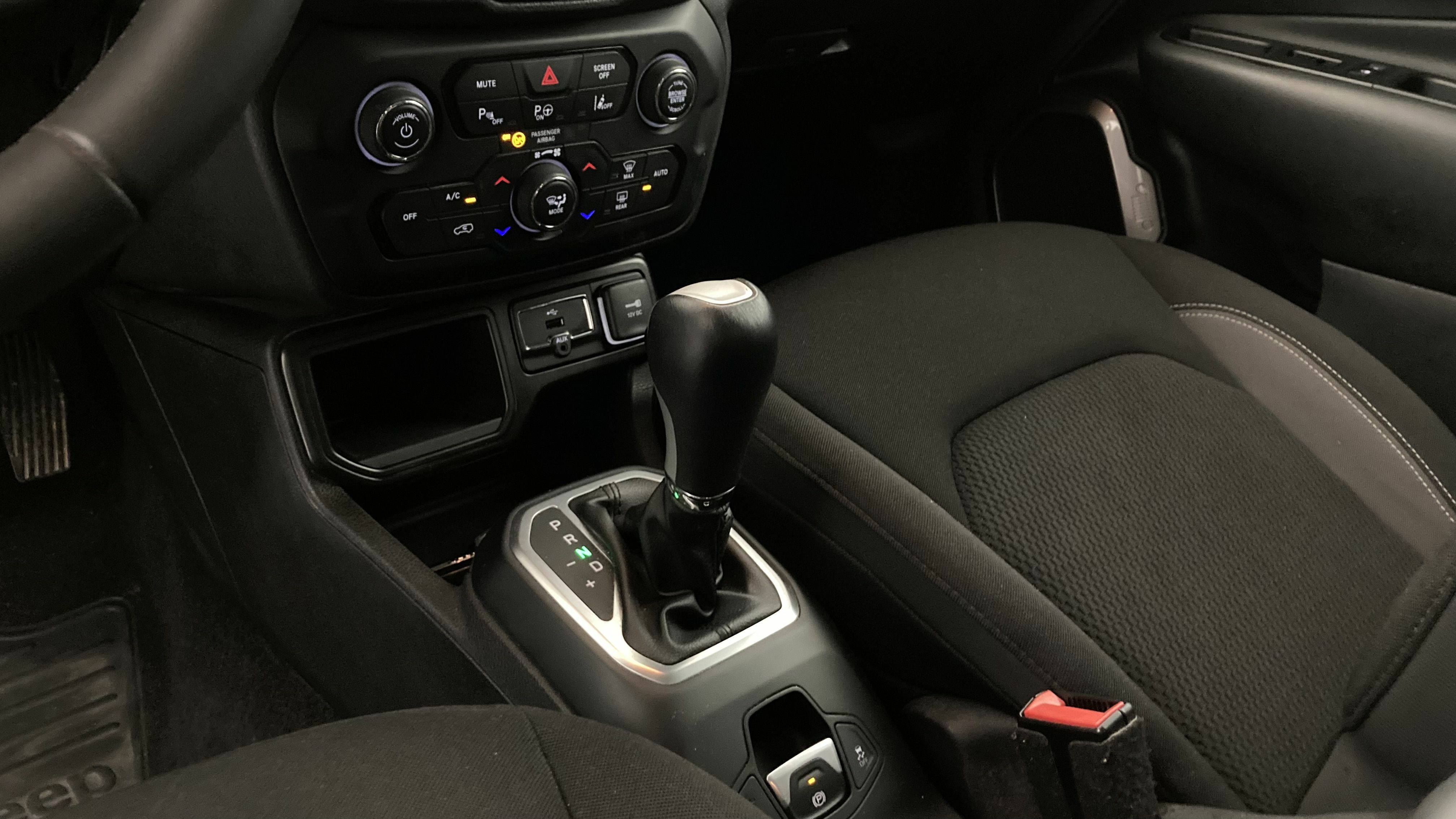 jeep renegade limited 1.5 TURBO 130 DCT 2023 blanco alpine 20