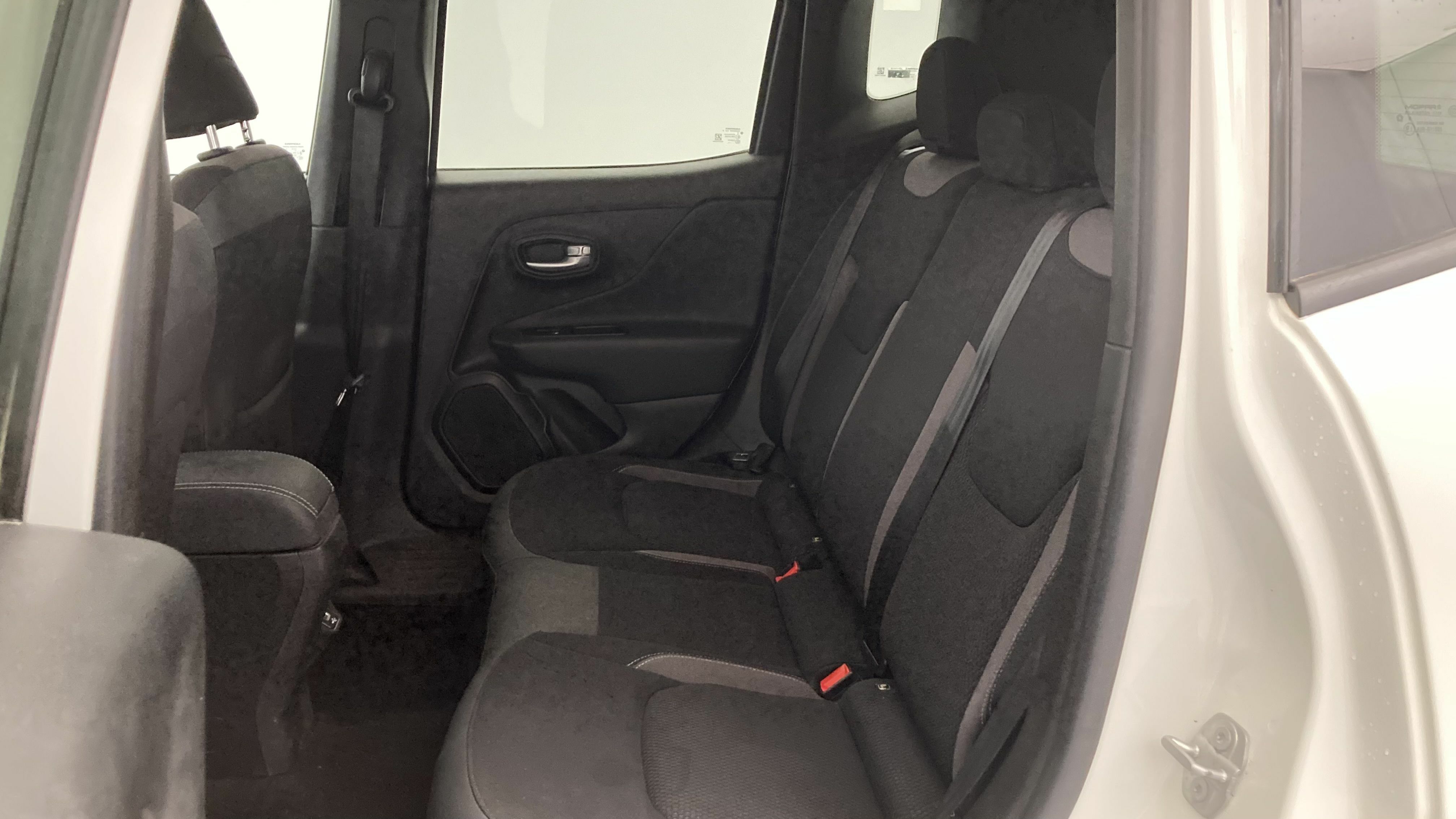 jeep renegade limited 1.5 TURBO 130 DCT 2023 blanco alpine 21