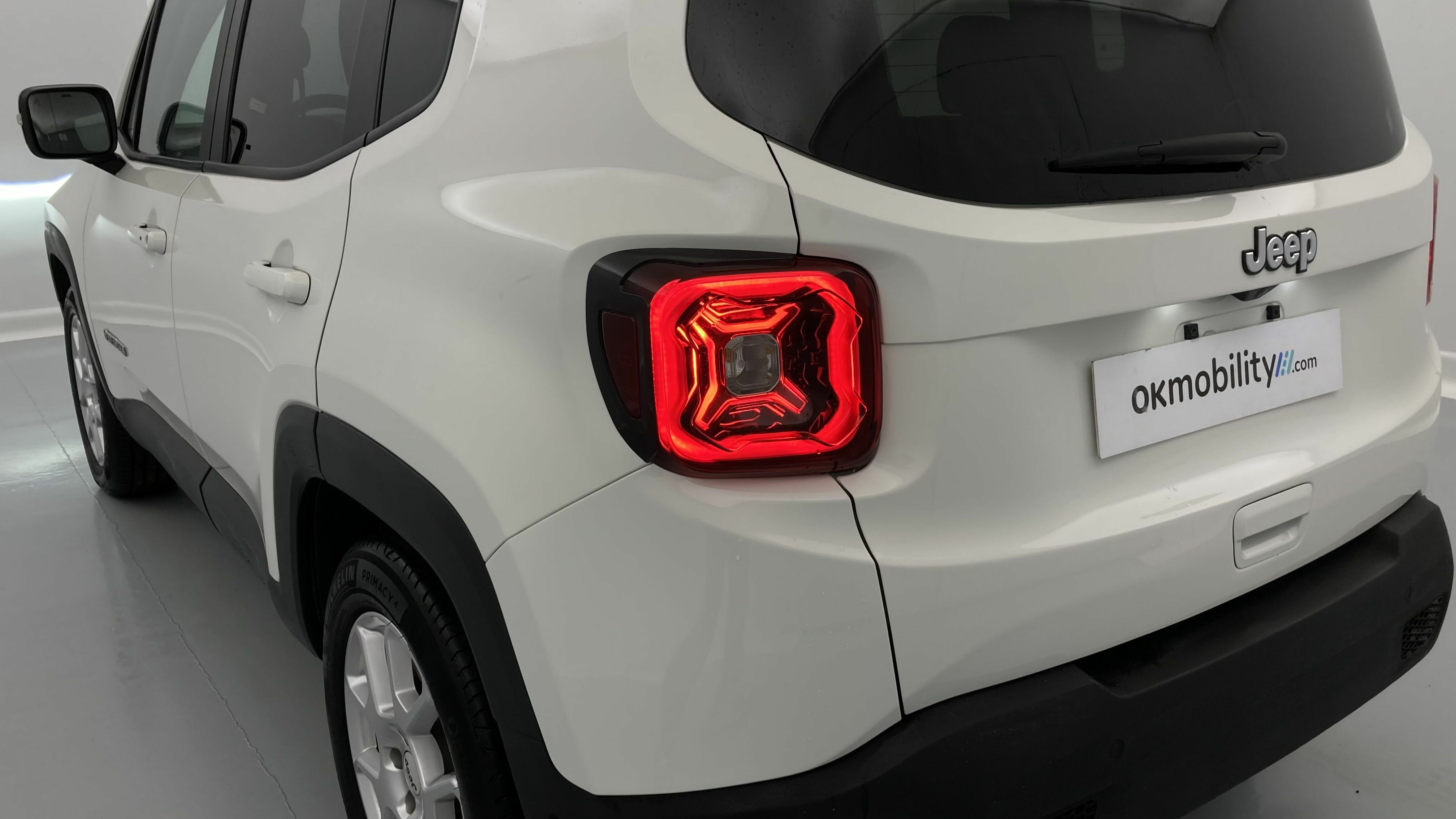 jeep renegade limited 1.5 TURBO 130 DCT 2023 blanco alpine 30