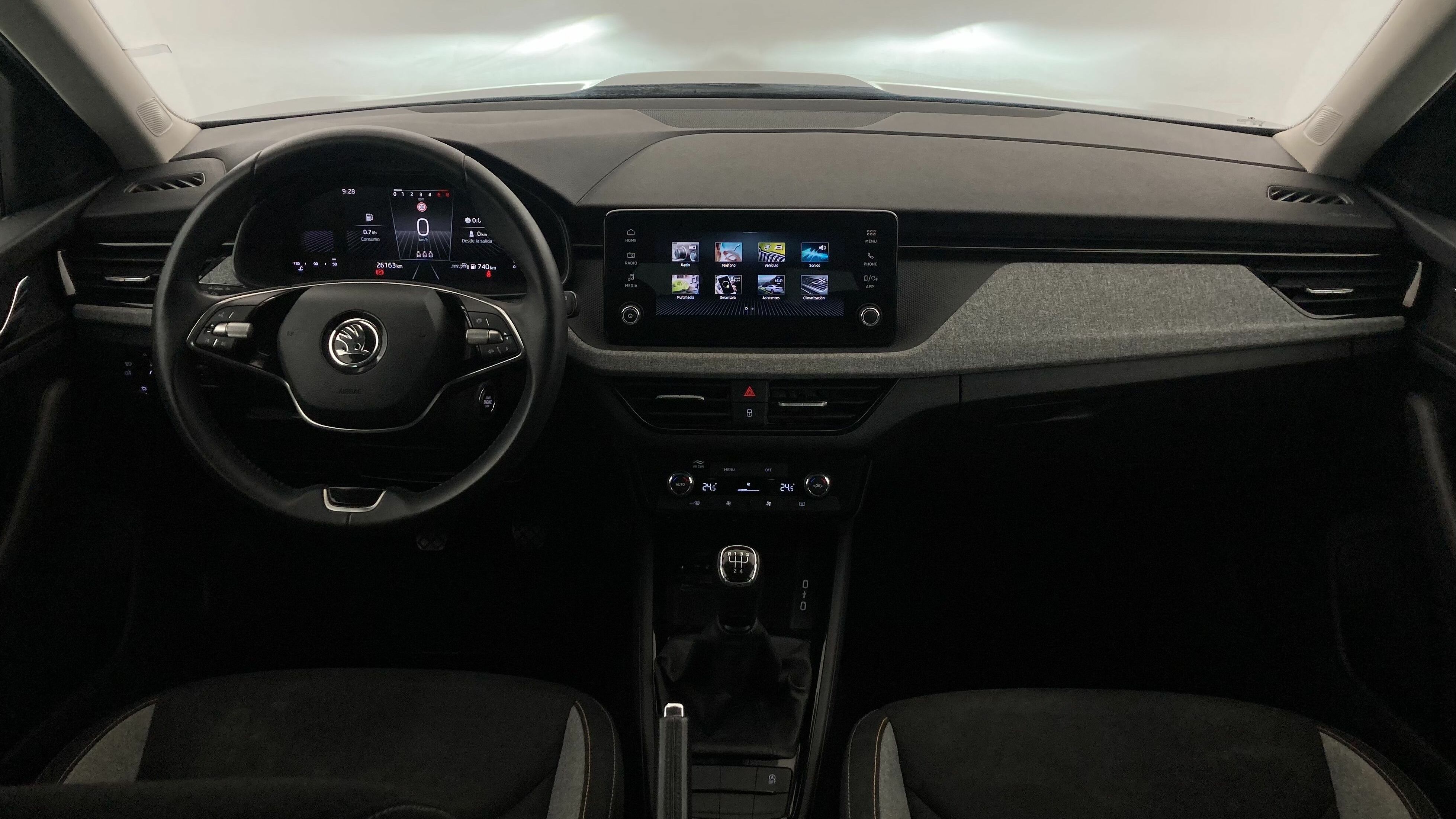 skoda kamiq selection 1.0 TSI 95 2024 gris graphite 16