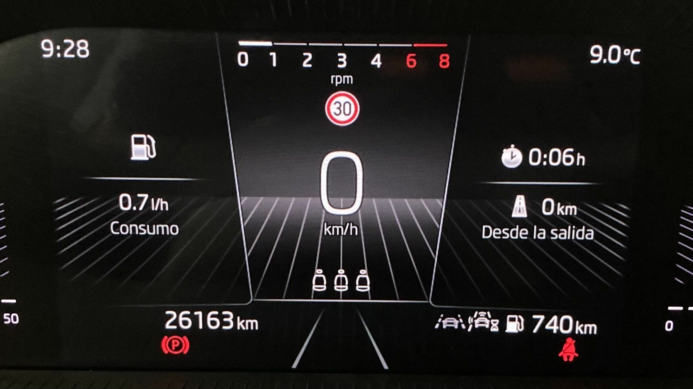 skoda kamiq selection 1.0 TSI 95 2024 gris graphite 18