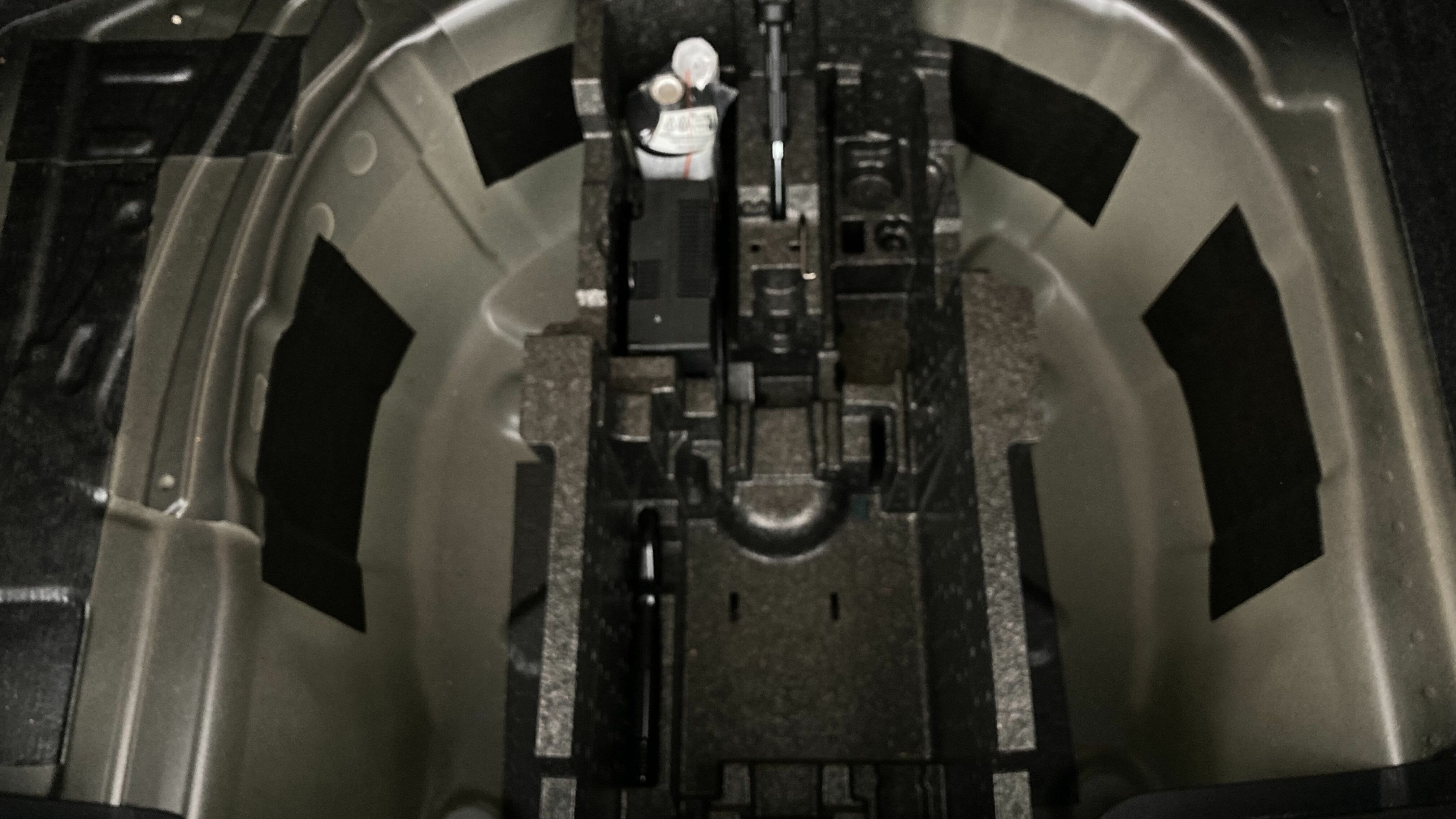 skoda kamiq selection 1.0 TSI 95 2024 gris graphite 23