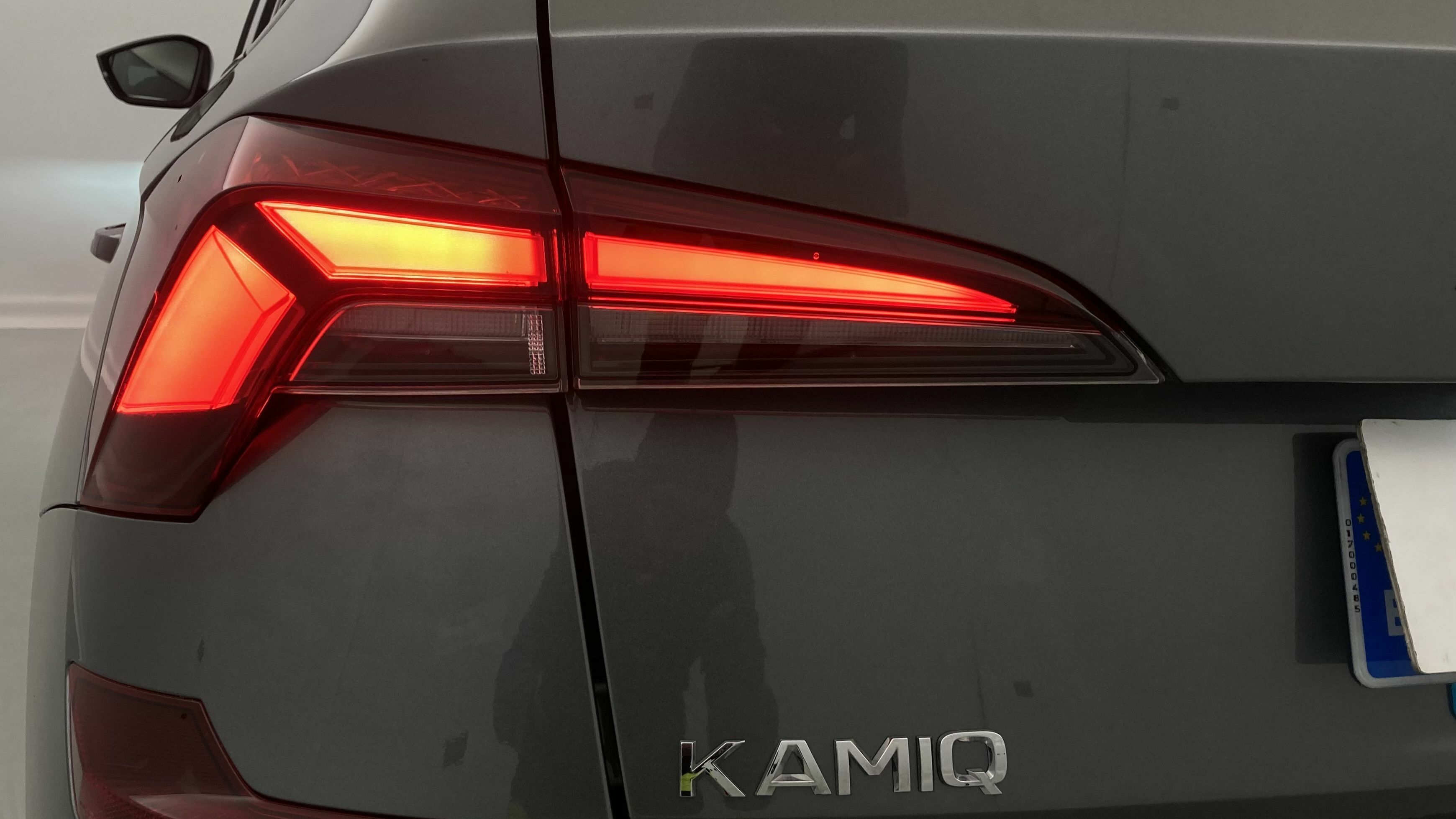 skoda kamiq selection 1.0 TSI 95 2024 gris graphite 30