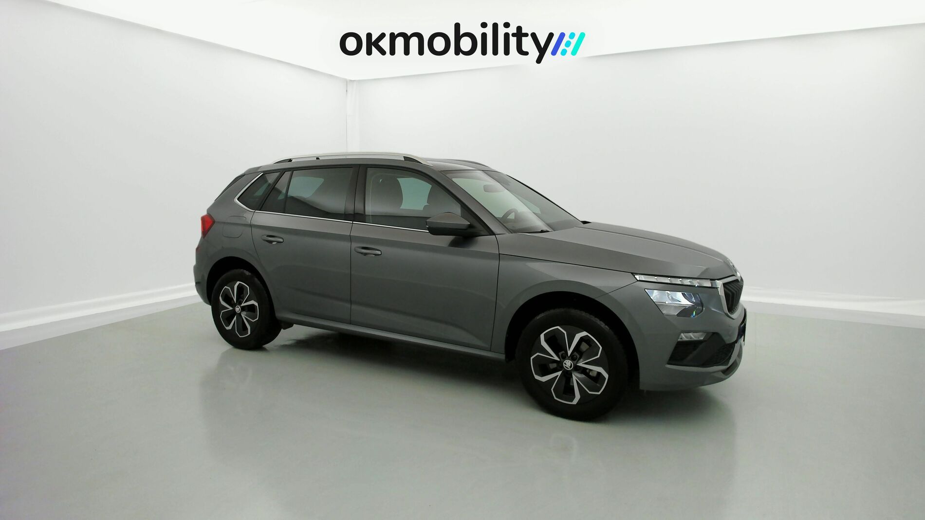 skoda kamiq selection 1.0 TSI 95 2024 gris graphite 2