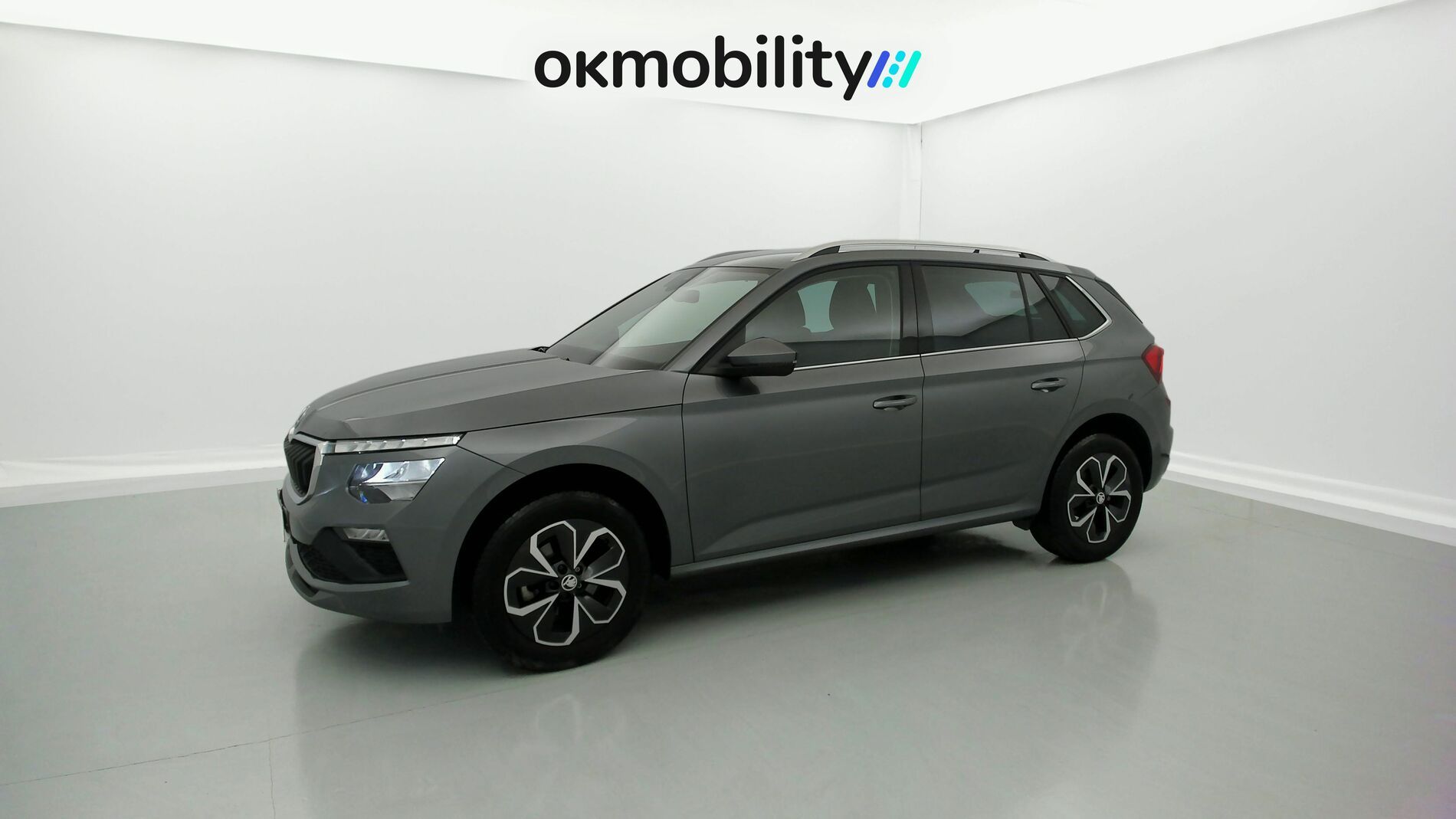skoda kamiq selection 1.0 TSI 95 2024 gris graphite 5