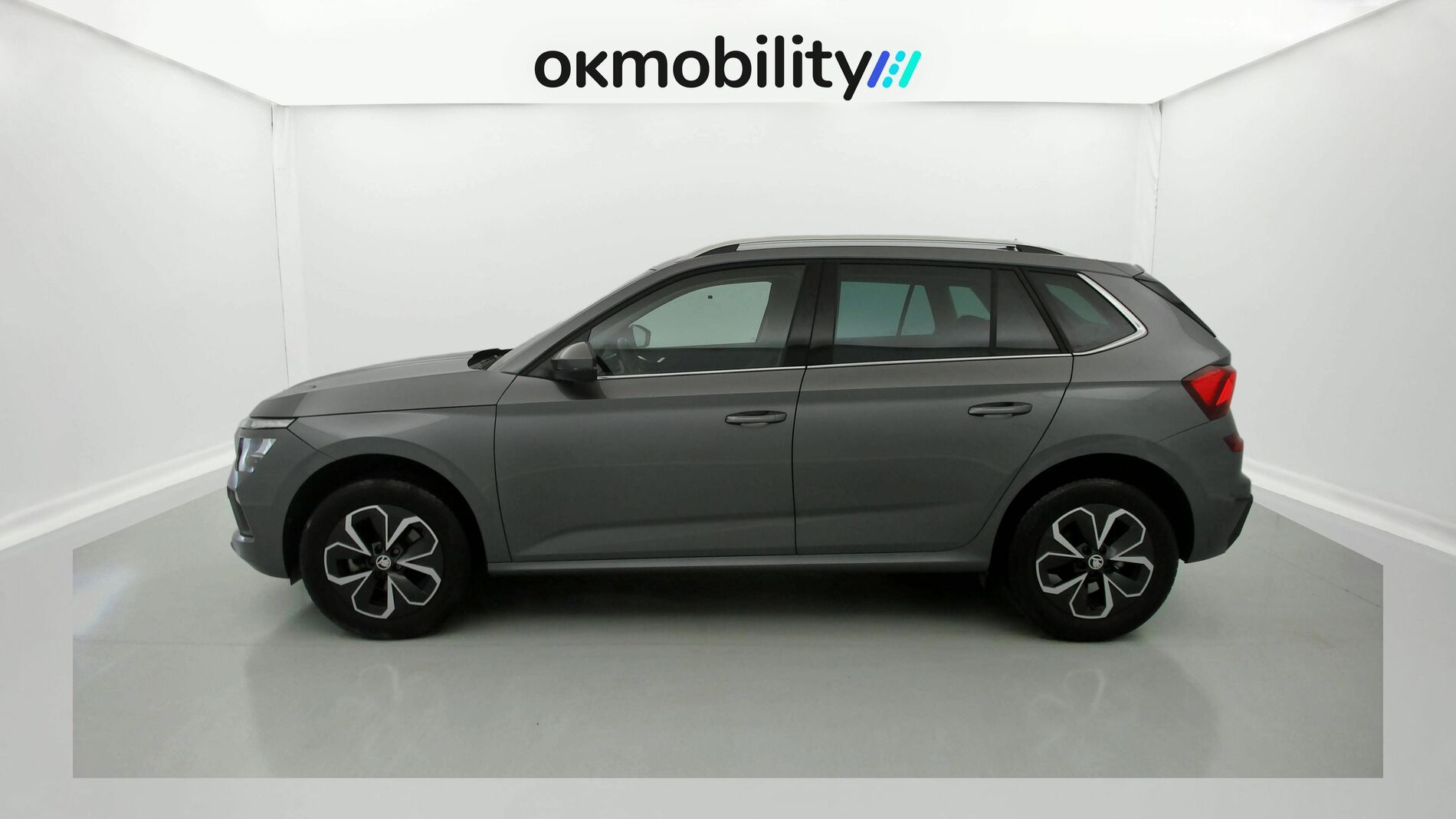 skoda kamiq selection 1.0 TSI 95 2024 gris graphite 7