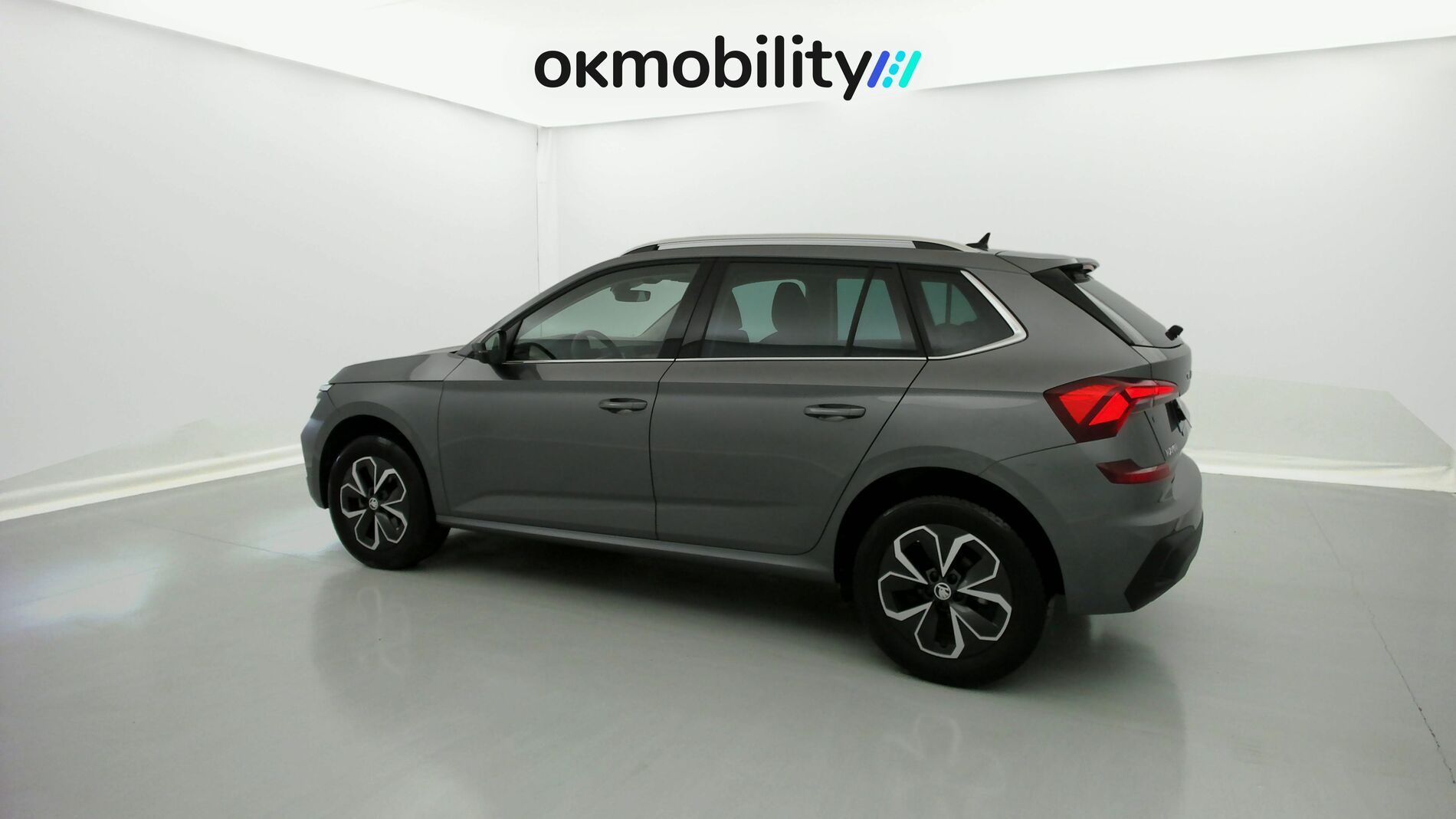 skoda kamiq selection 1.0 TSI 95 2024 gris graphite 8