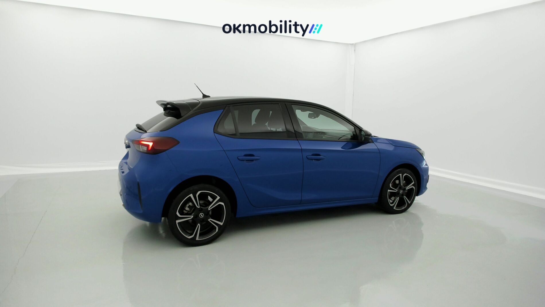 opel corsa gs 1.2T 100 2024 voltaik blue 10