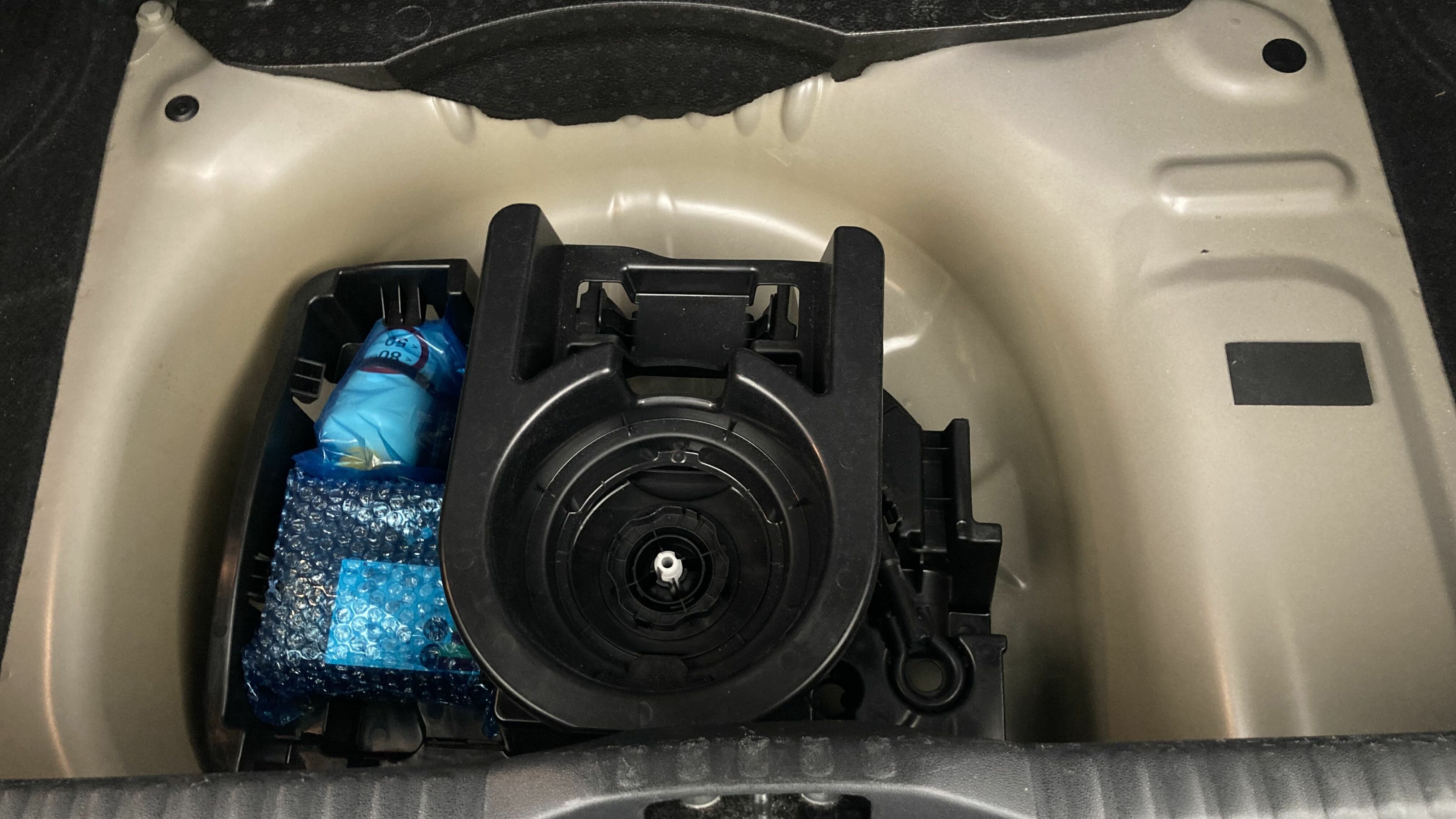 citroen c3 origin max 1.2 PURETECH 83 2024 gris platino / negro 24