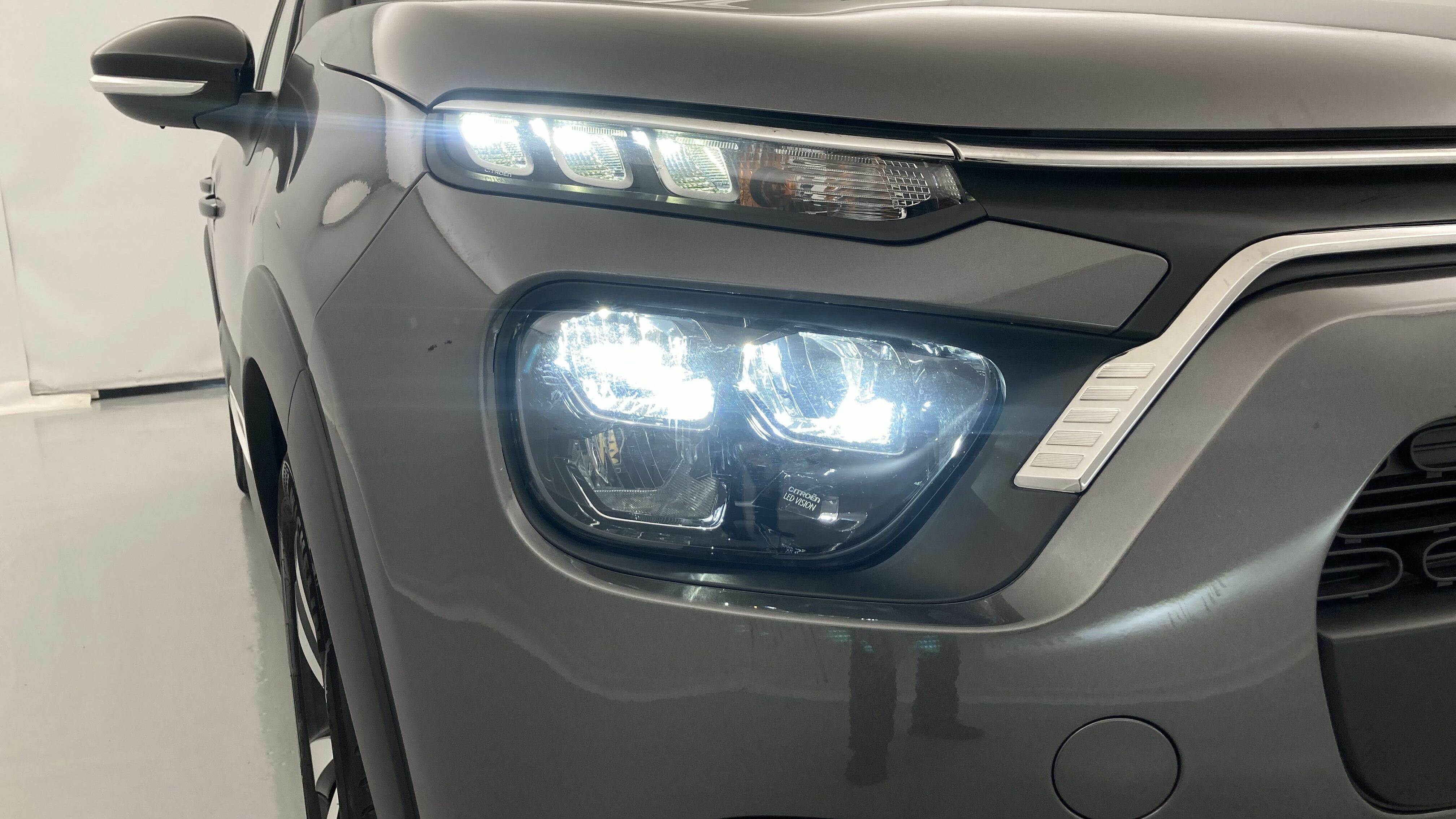 citroen c3 origin max 1.2 PURETECH 83 2024 gris platino / negro 30