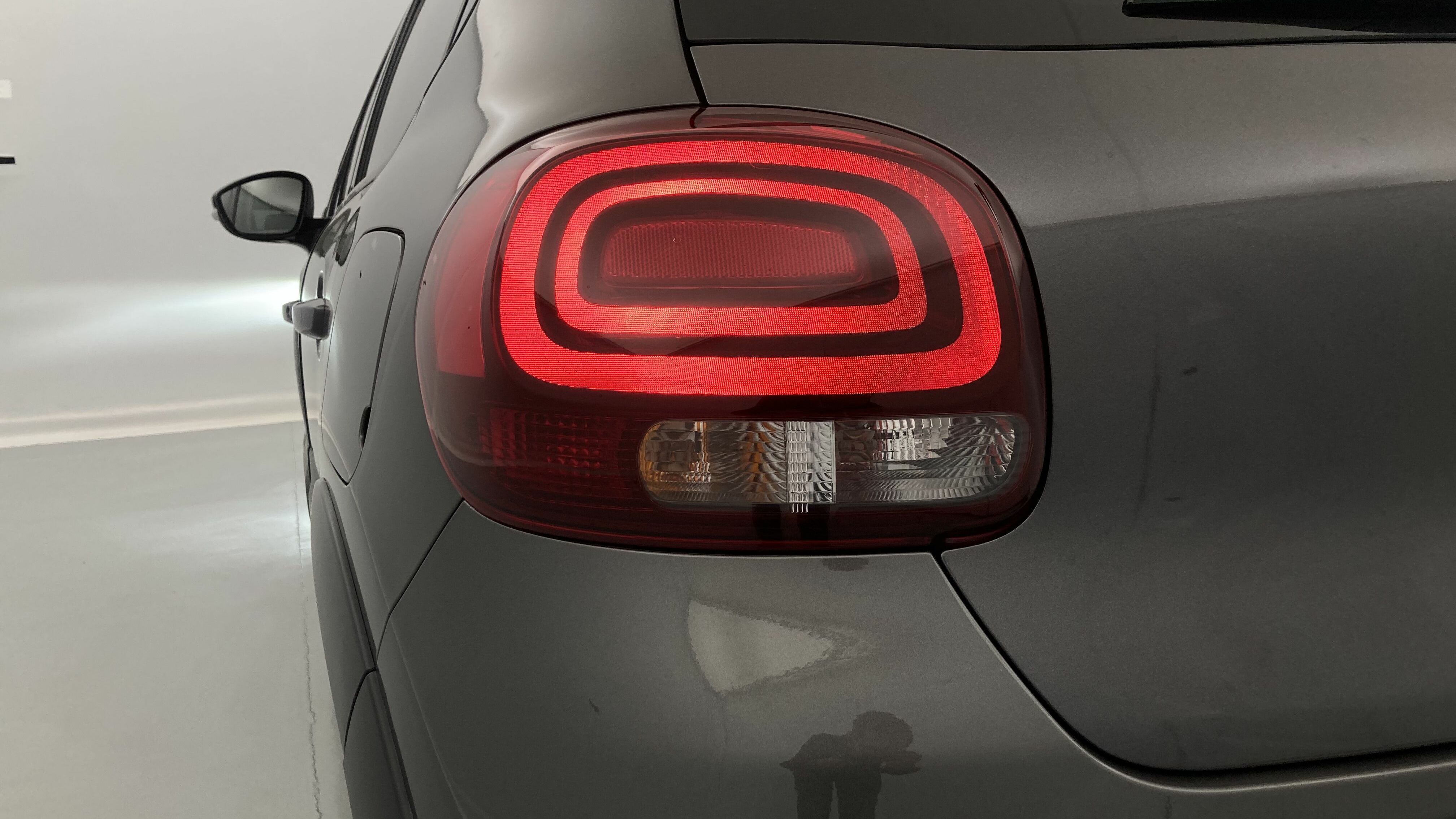 citroen c3 origin max 1.2 PURETECH 83 2024 gris platino / negro 31