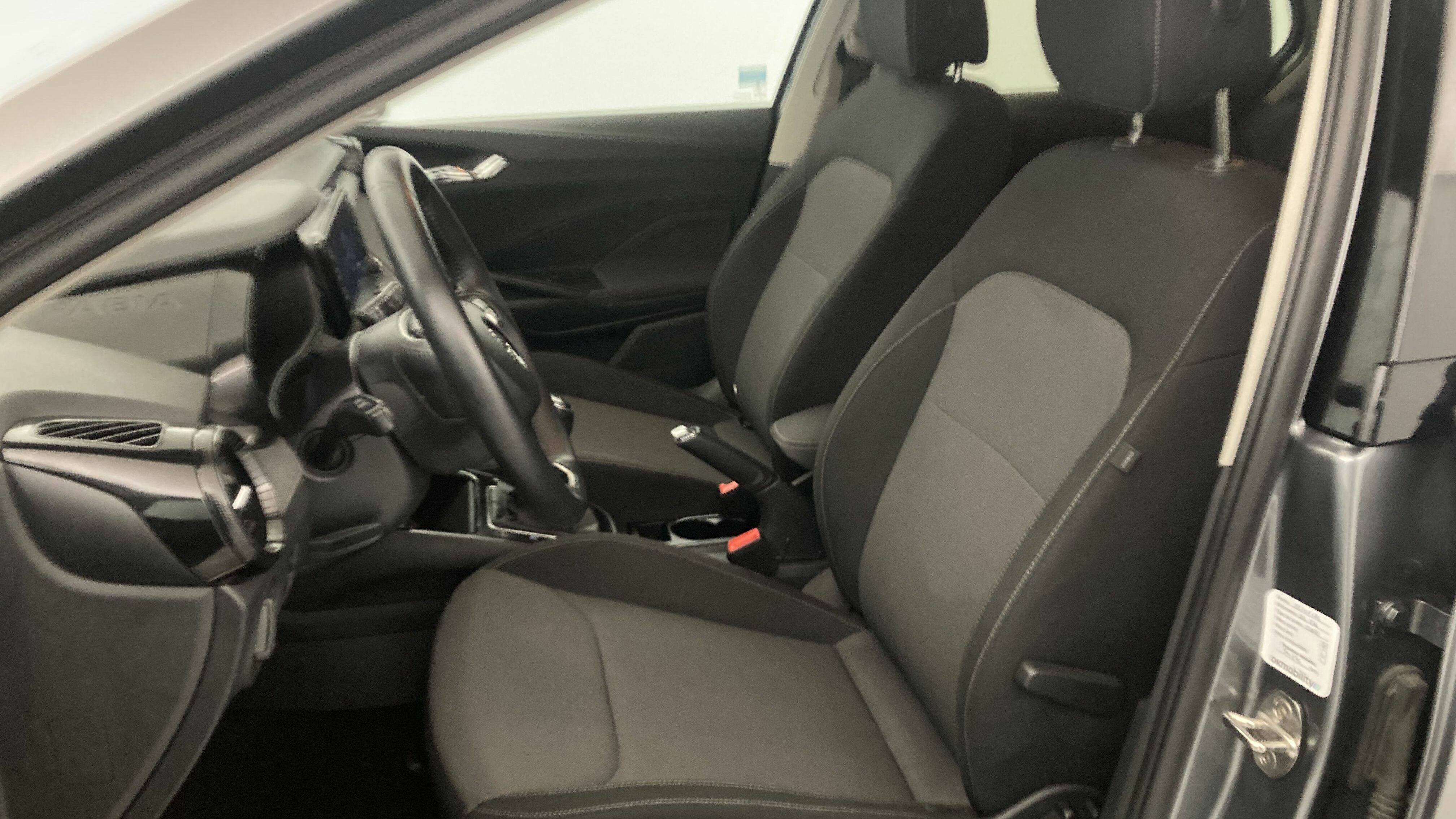 skoda fabia selection 1.0 MPI 80 2024 gris graphite 13