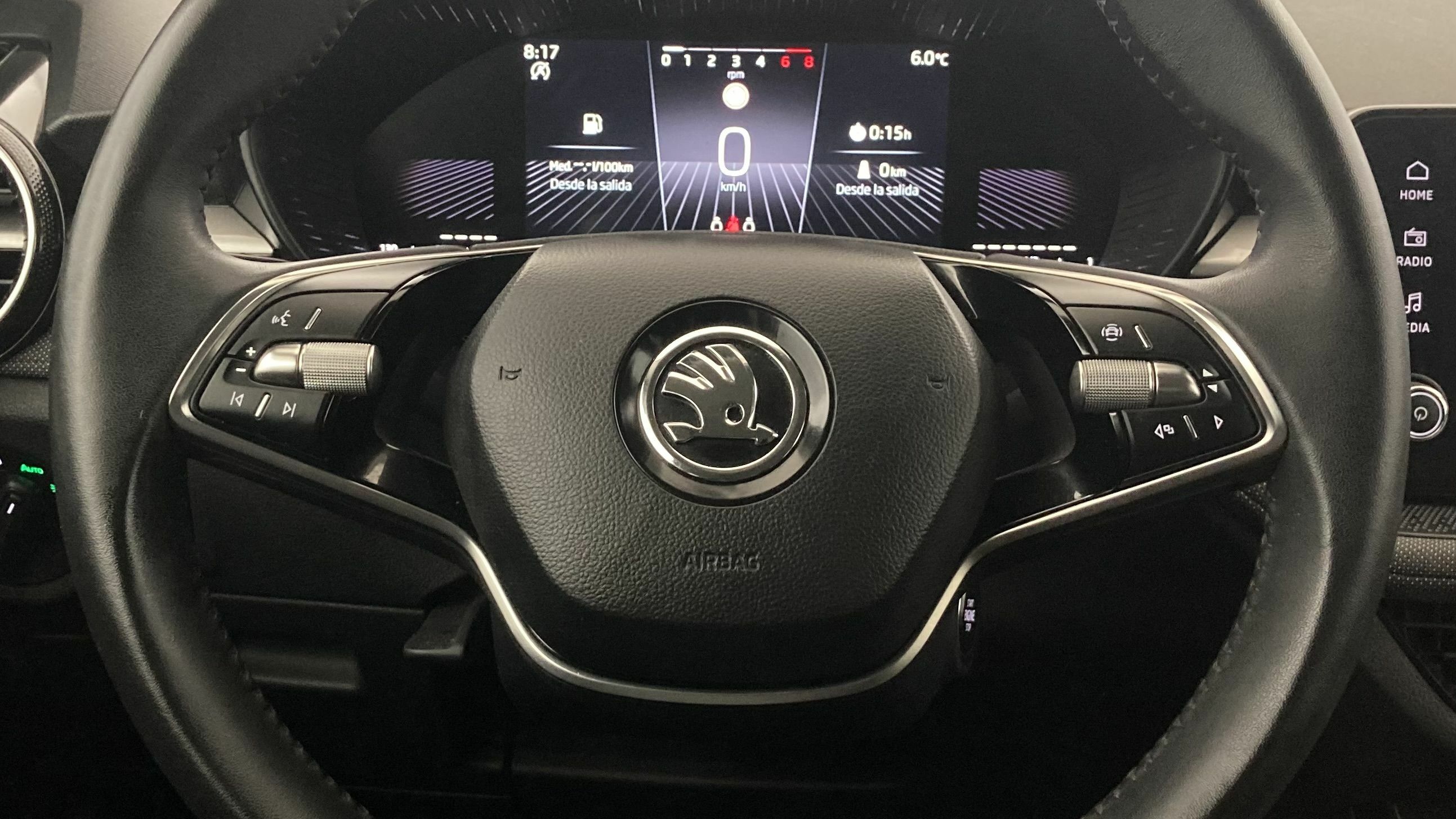 skoda fabia selection 1.0 MPI 80 2024 gris graphite 16