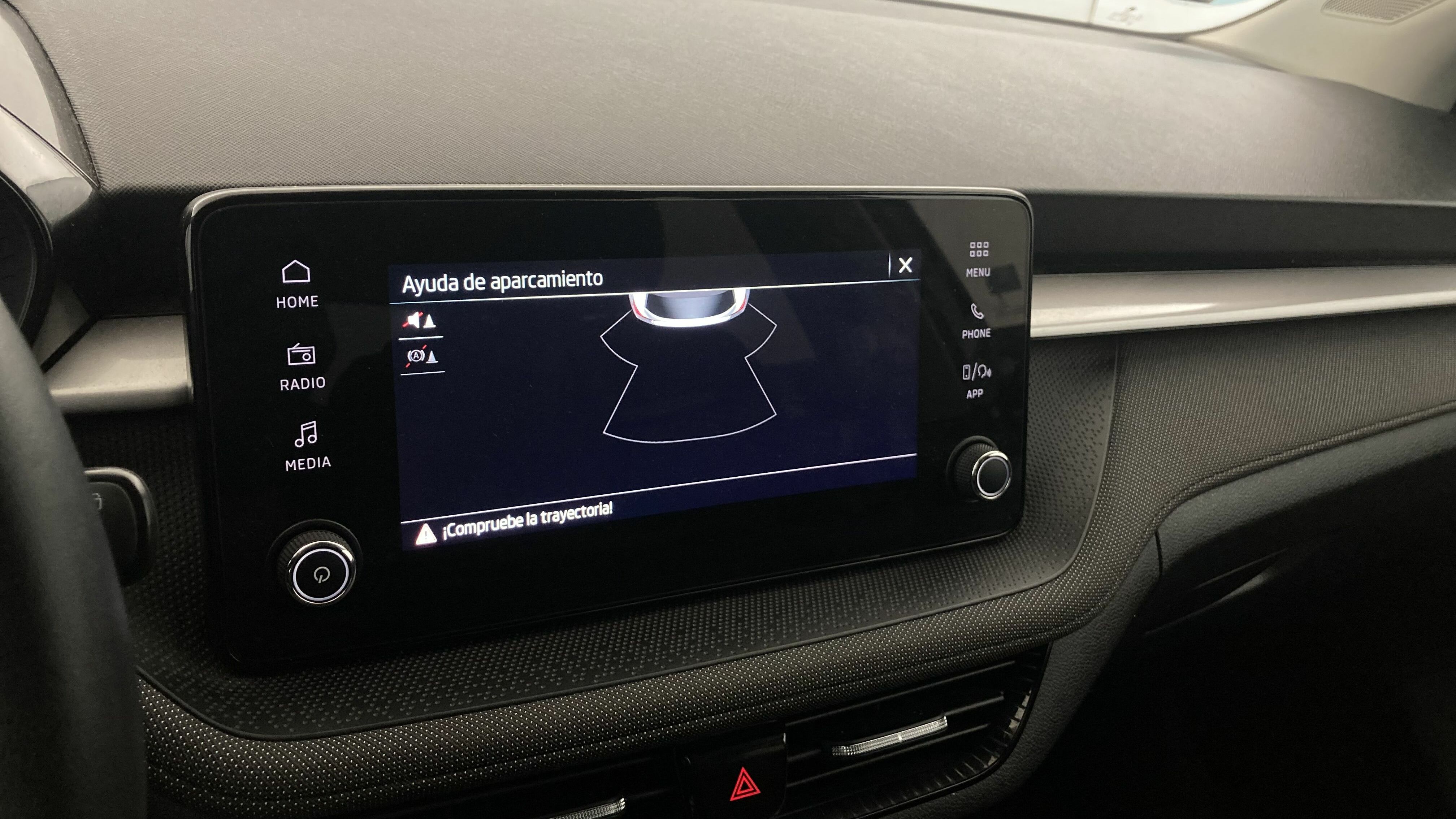 skoda fabia selection 1.0 MPI 80 2024 gris graphite 18