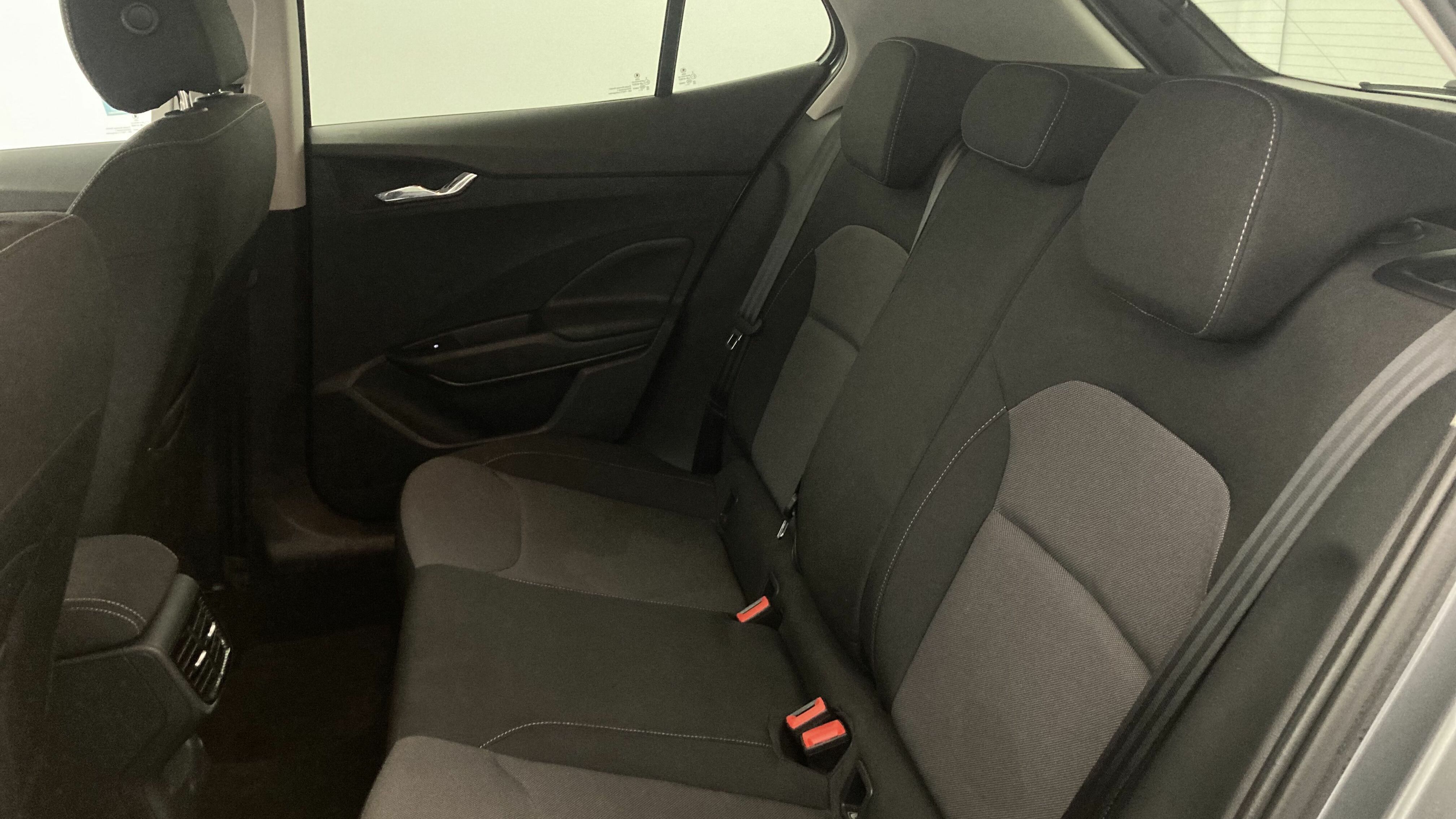 skoda fabia selection 1.0 MPI 80 2024 gris graphite 20