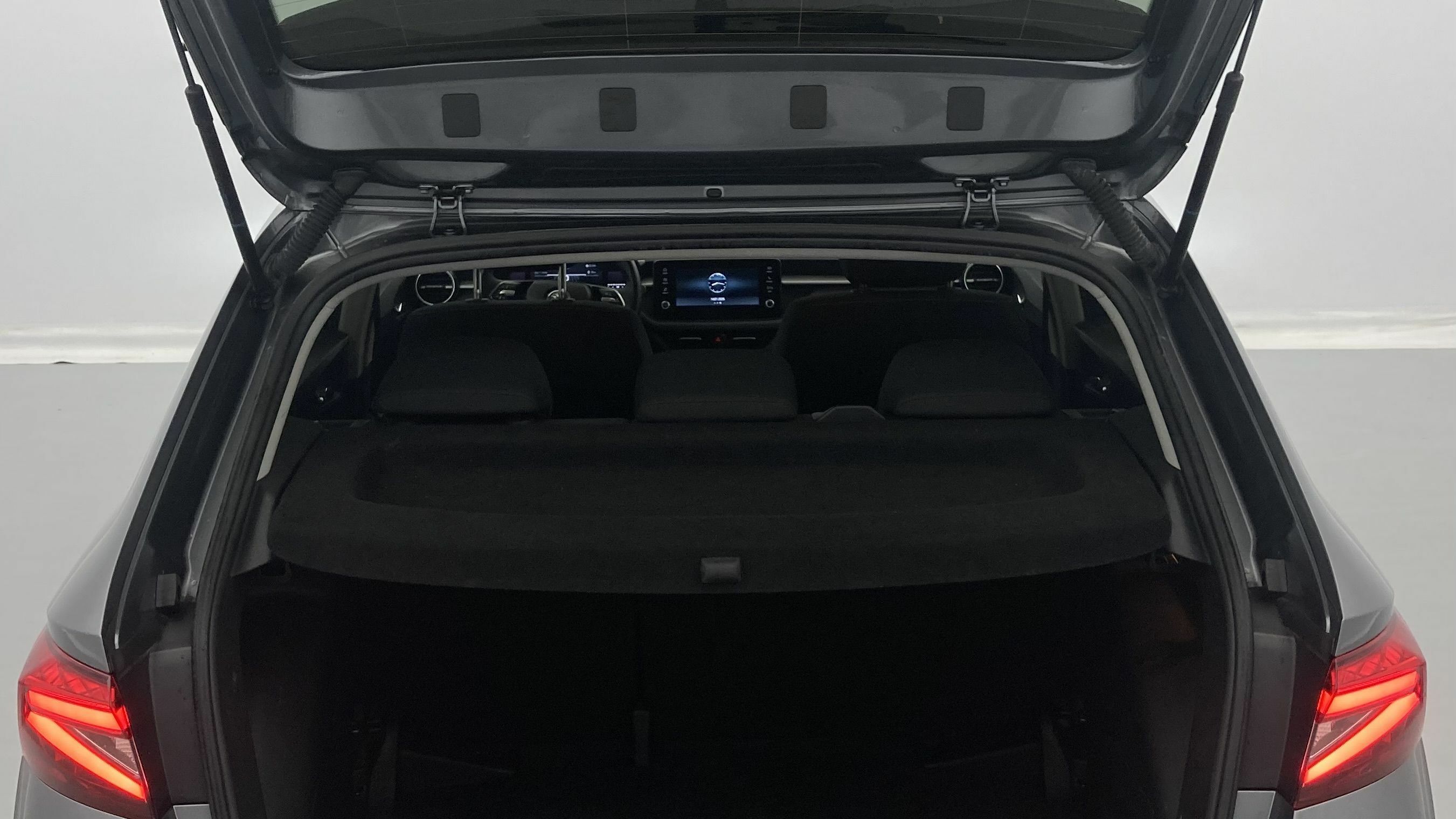 skoda fabia selection 1.0 MPI 80 2024 gris graphite 23