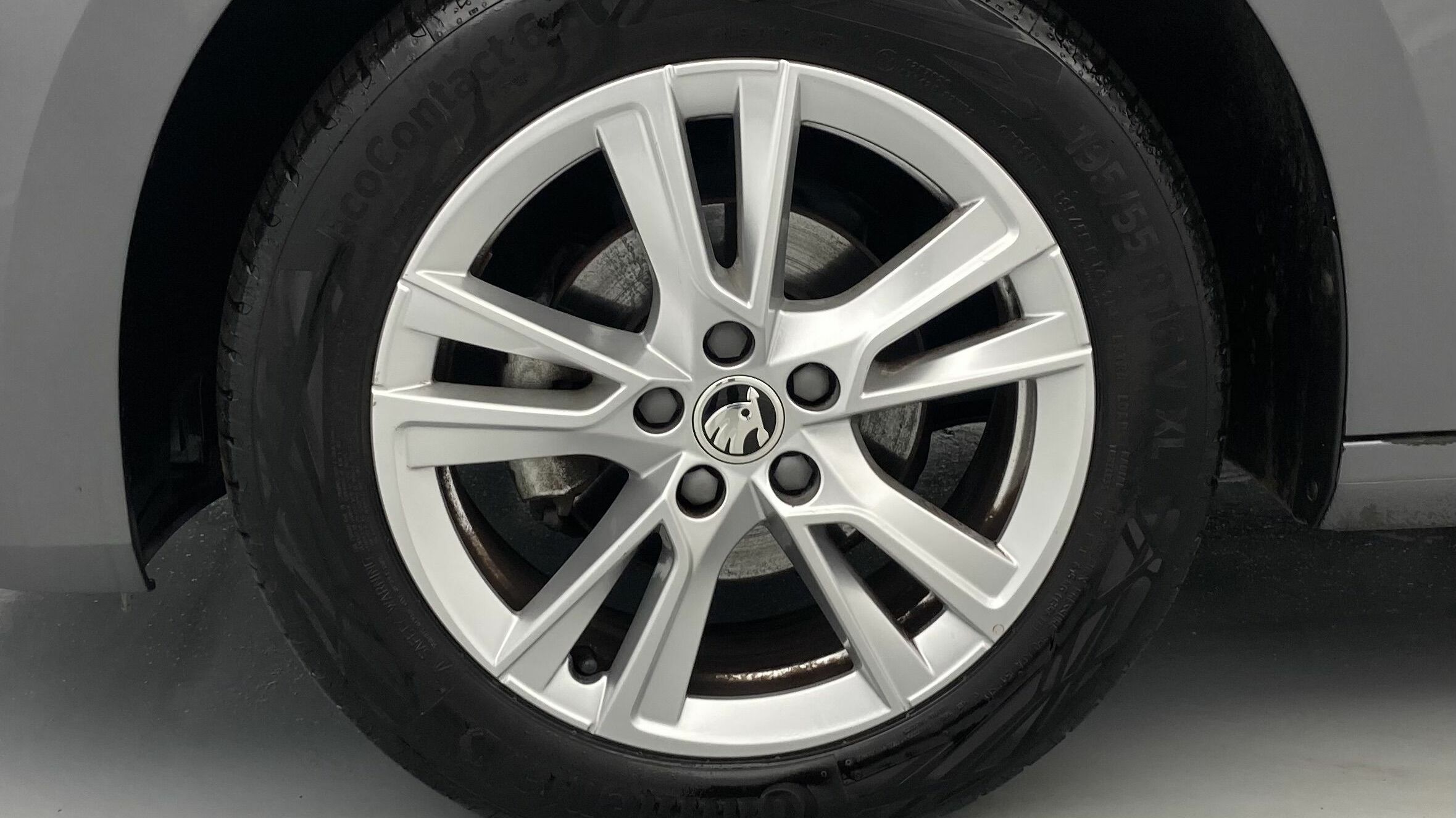 skoda fabia selection 1.0 MPI 80 2024 gris graphite 26